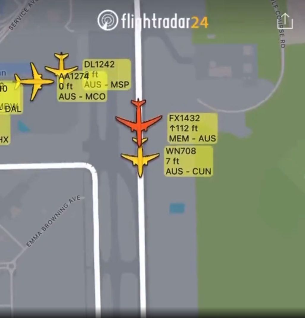 Ein Ausweich-Manöver verhinderte, dass die beiden Flugzeuge kollidierten. 