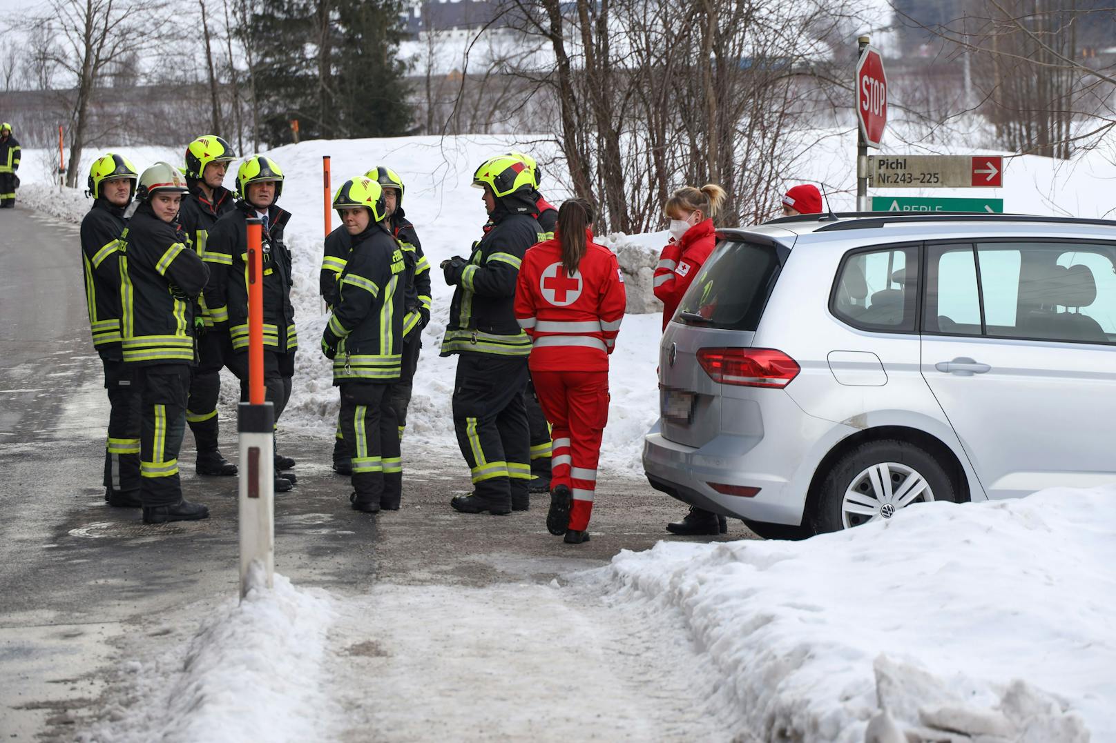 Ein Verkehrsunfall mit einem vor der Polizei flüchtenden Auto hat sich am Montag bei Windischgarsten (Bezirk Kirchdorf an der Krems) ereignet.