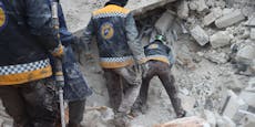 Bereits 2.300 Todesopfer – Syrer heben Massengräber aus