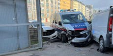 Spektakulärer Polizei-Crash in Meidling – 2 Verletzte