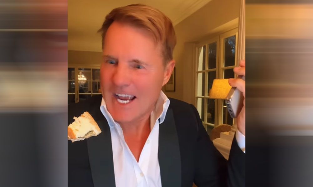 Wer möchte Dieter Bohlen hier zum Naschen überreden?