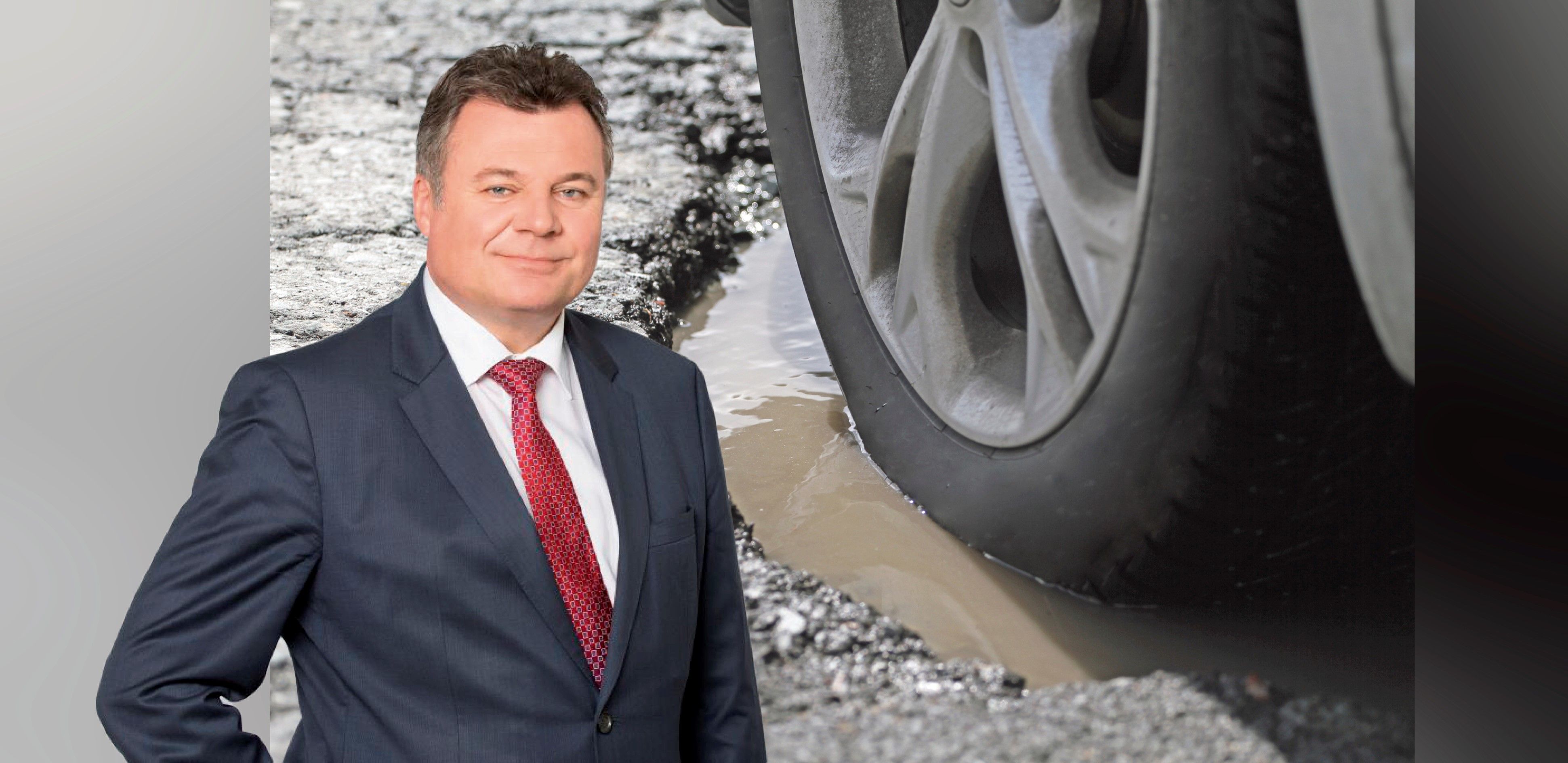 "Der Winter ist noch nicht vorbei, wird aber seine Spuren hinterlassen", sagt OÖ-Verkehrs-Landesrat Günther Steinkellner (FPÖ).