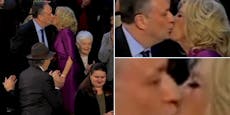 Fremdknutscher! Wen küsst da First Lady Jill Biden?