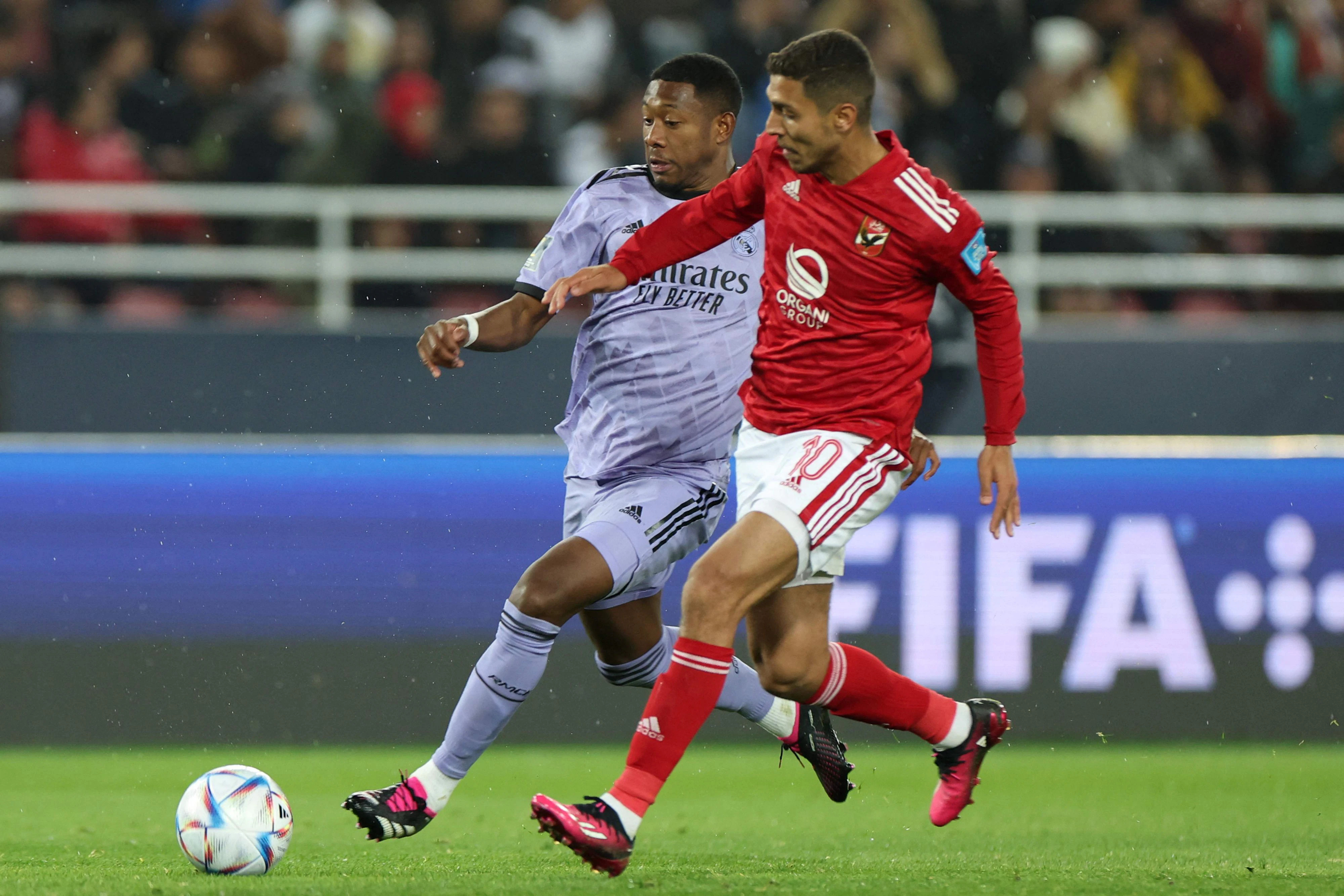 David Alaba macht im Zweikampf mit Mohamed Sherif keine Gefangenen.