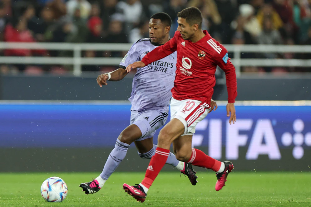 David Alaba macht im Zweikampf mit Mohamed Sherif keine Gefangenen.