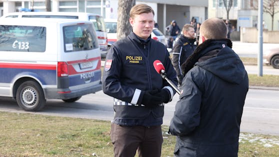 Polizeisprecher Daniel Fürst im Gespräch mit "Heute"-Reporter Christian Tomsits.