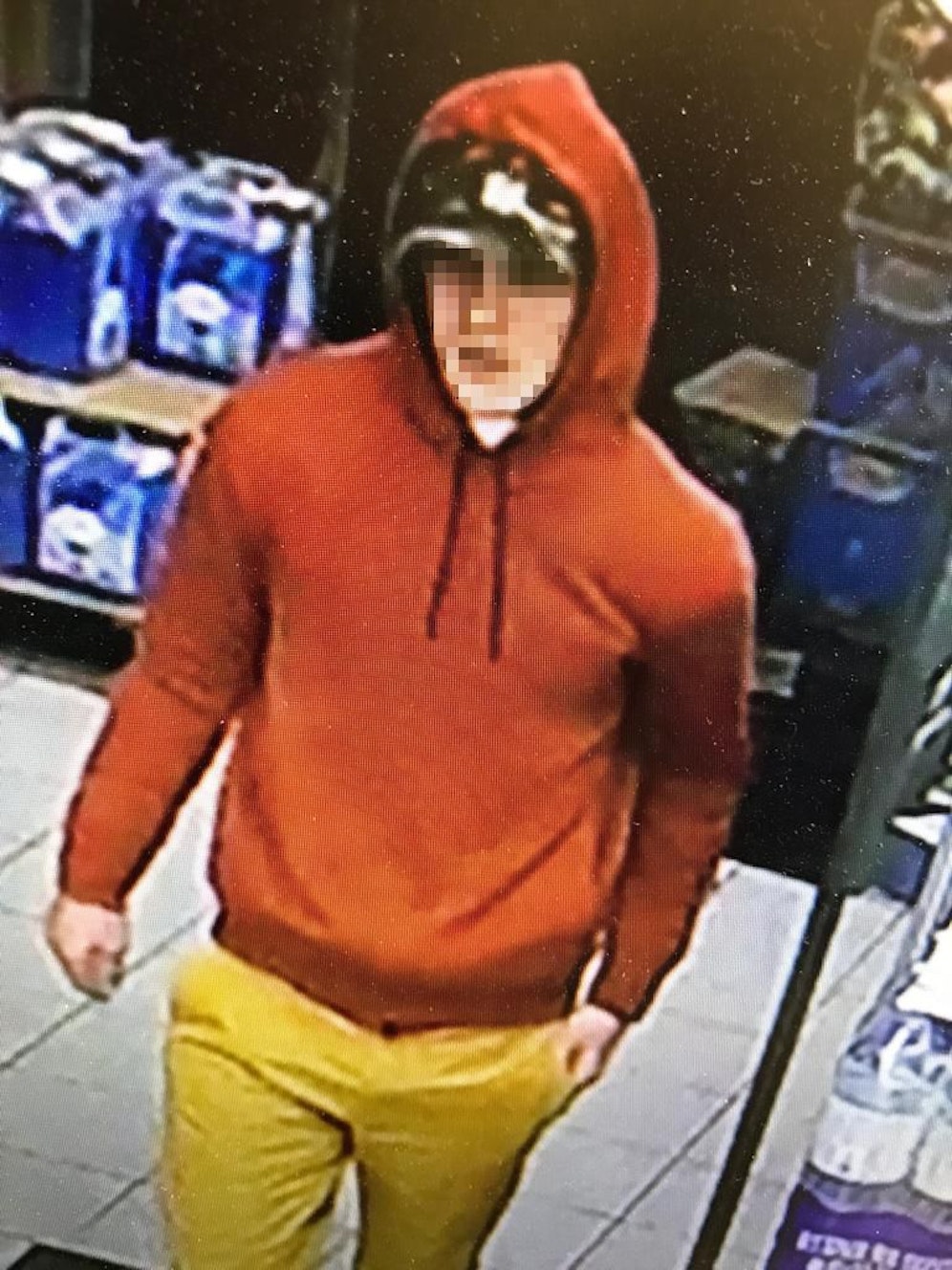 Kemal L. bei einer seiner elf Taten.