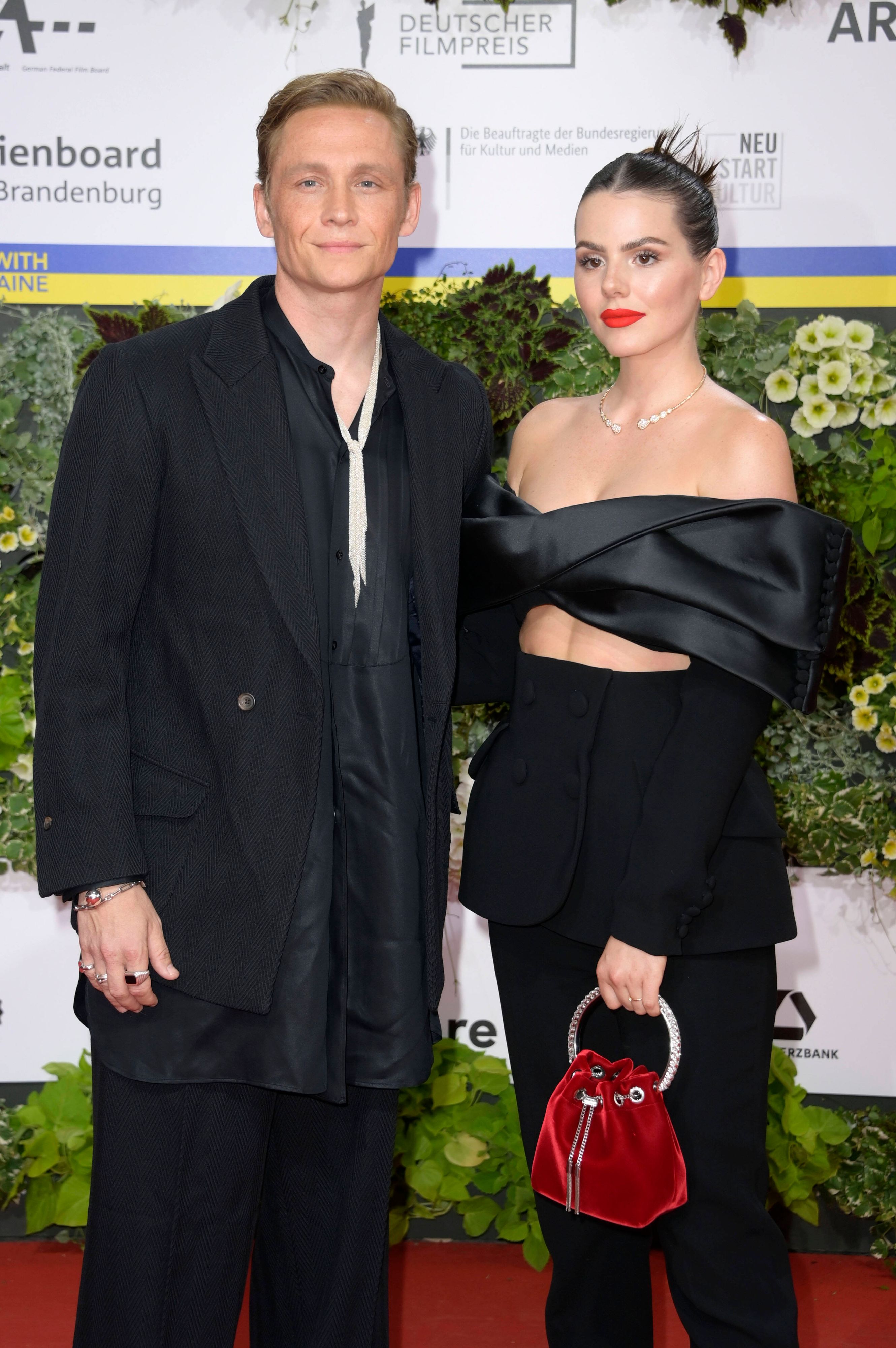 Zu ihrem Geburtstag teilt Matthias Schweighöfer private Momente.