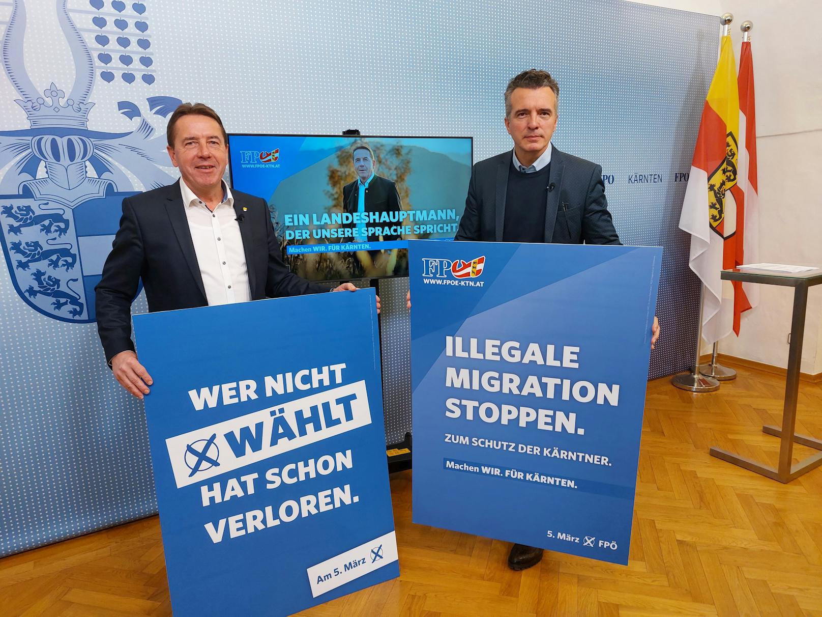 Kärntens FPÖ-Chef Erwin Angerer (links) meinte, mit Postings müsse man in Zukunft vorsichtiger sein.