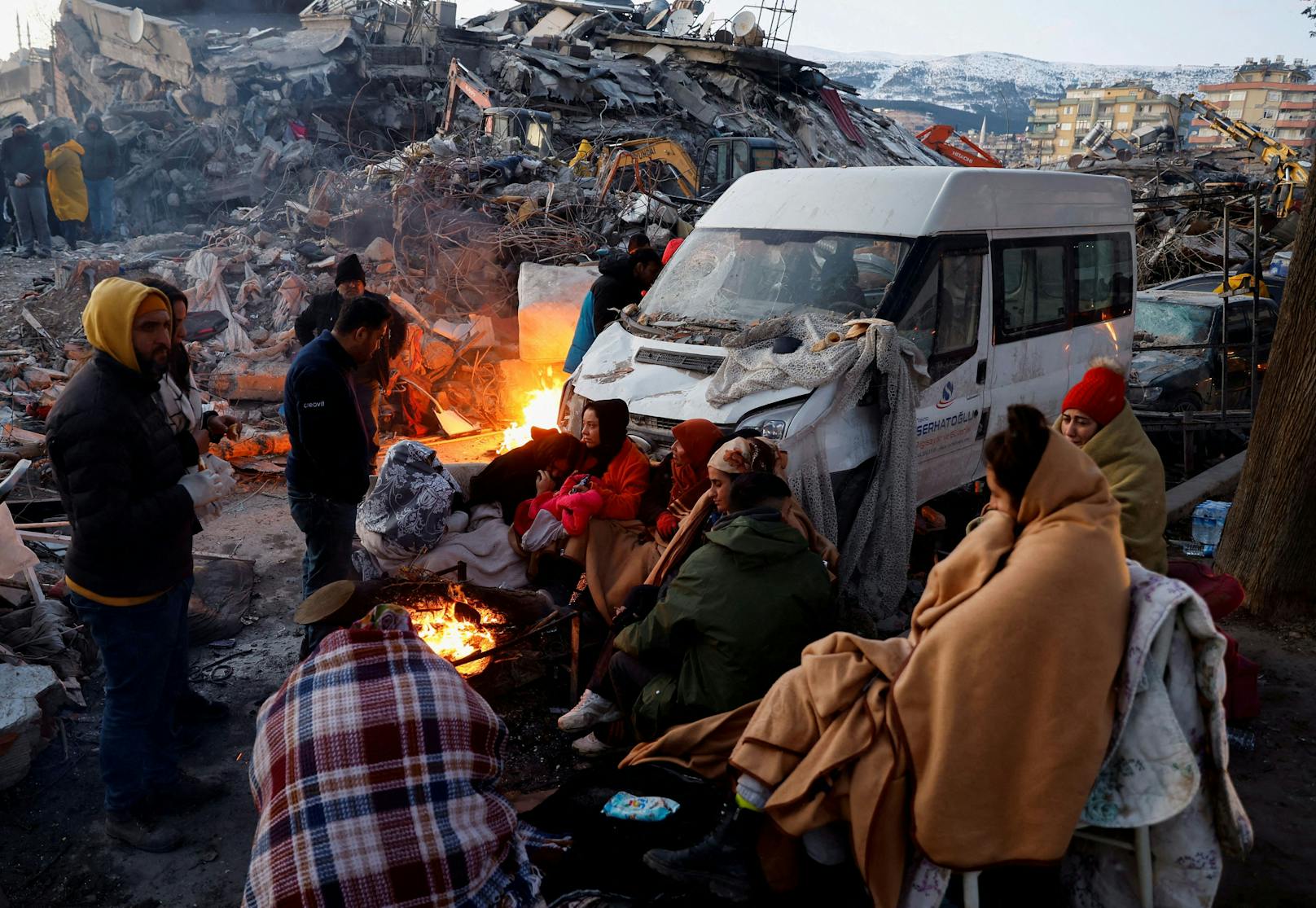 Trümmer, Tote und Menschen, die alles verloren haben: So sieht die Lage in Kahramanmaraş aus.