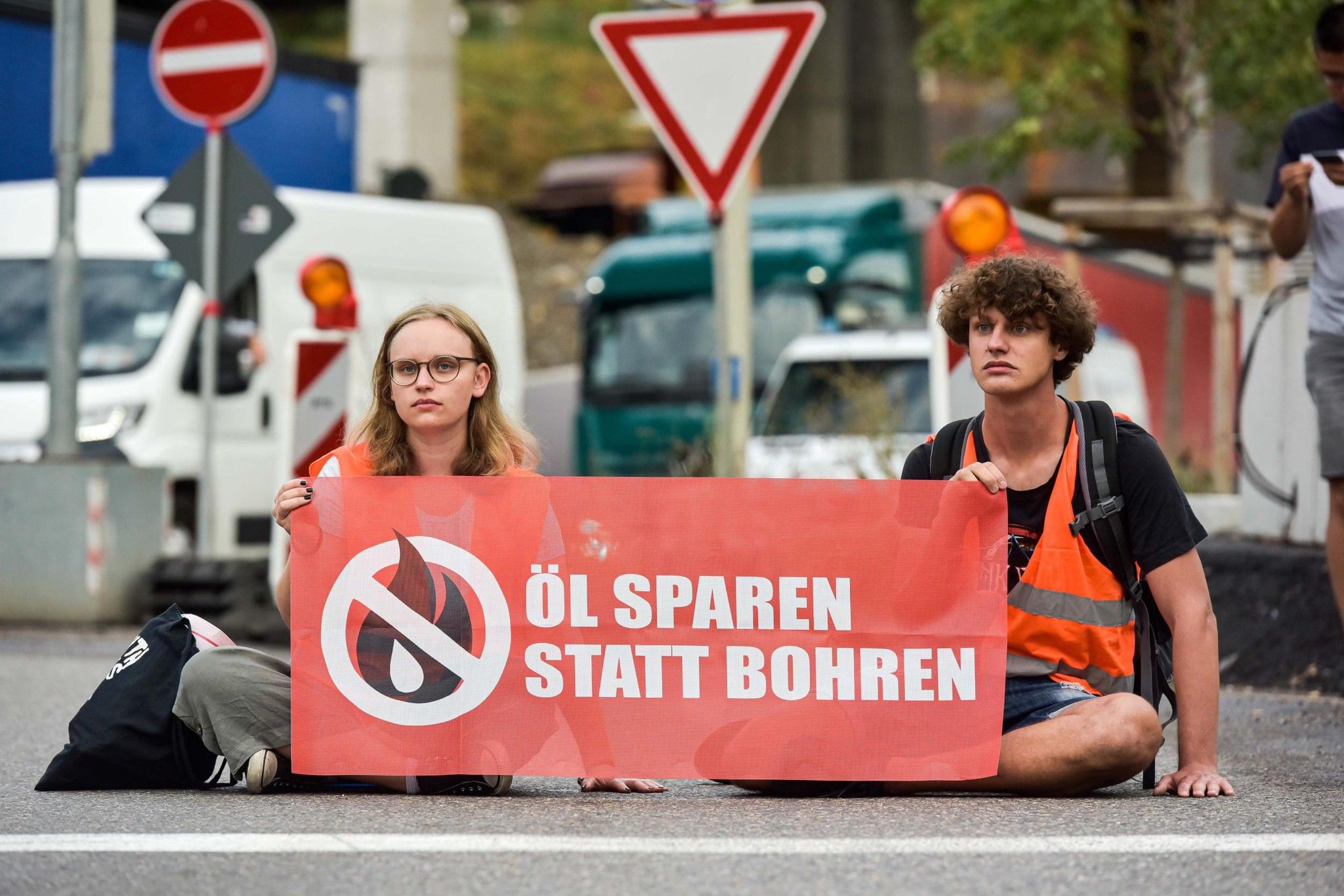 Yannick (hier mit Luisa) bei einer Klimaschutz-Aktion.