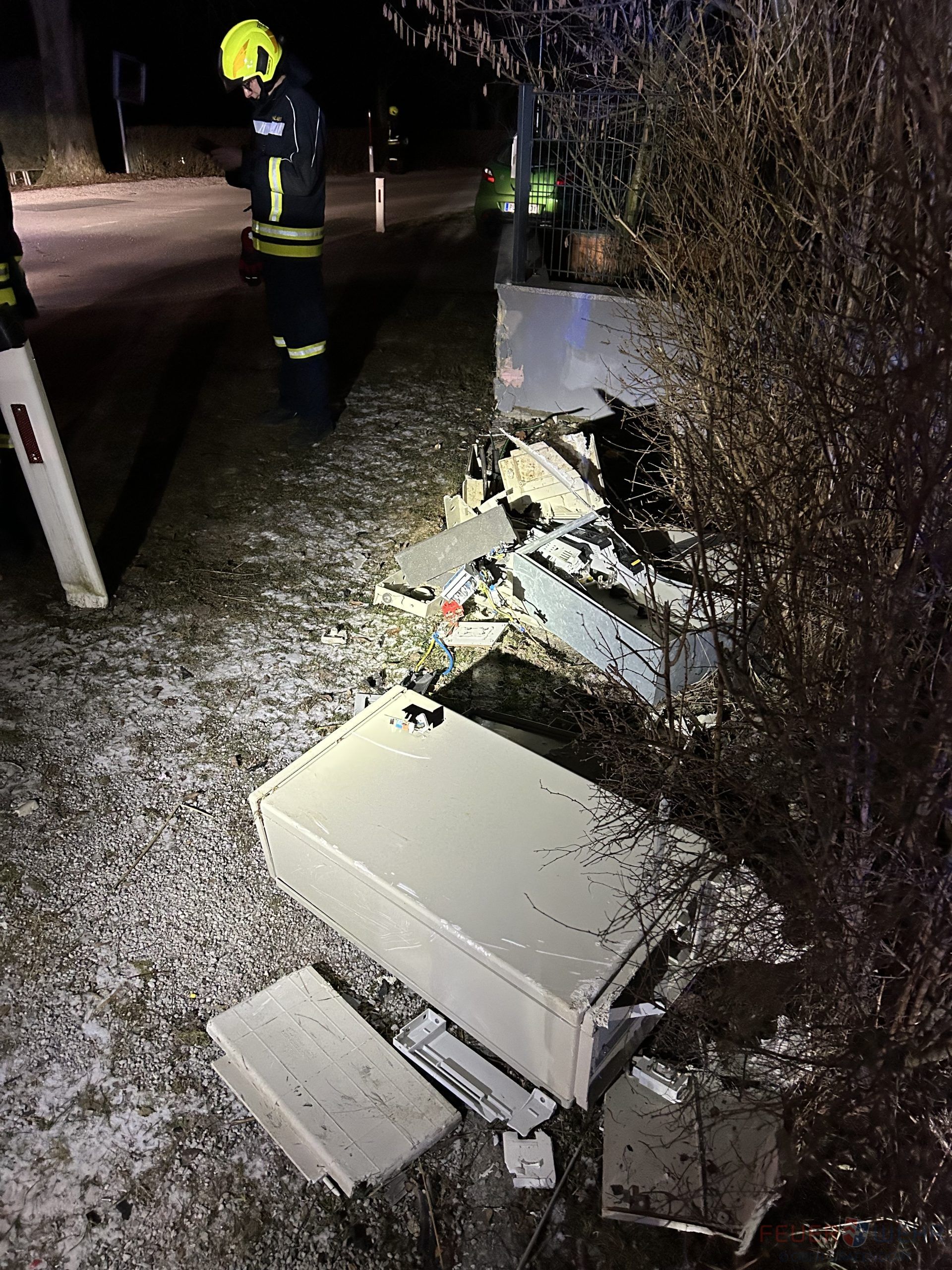 Der Lenker krachten gegen den Stromverteilerkasten.