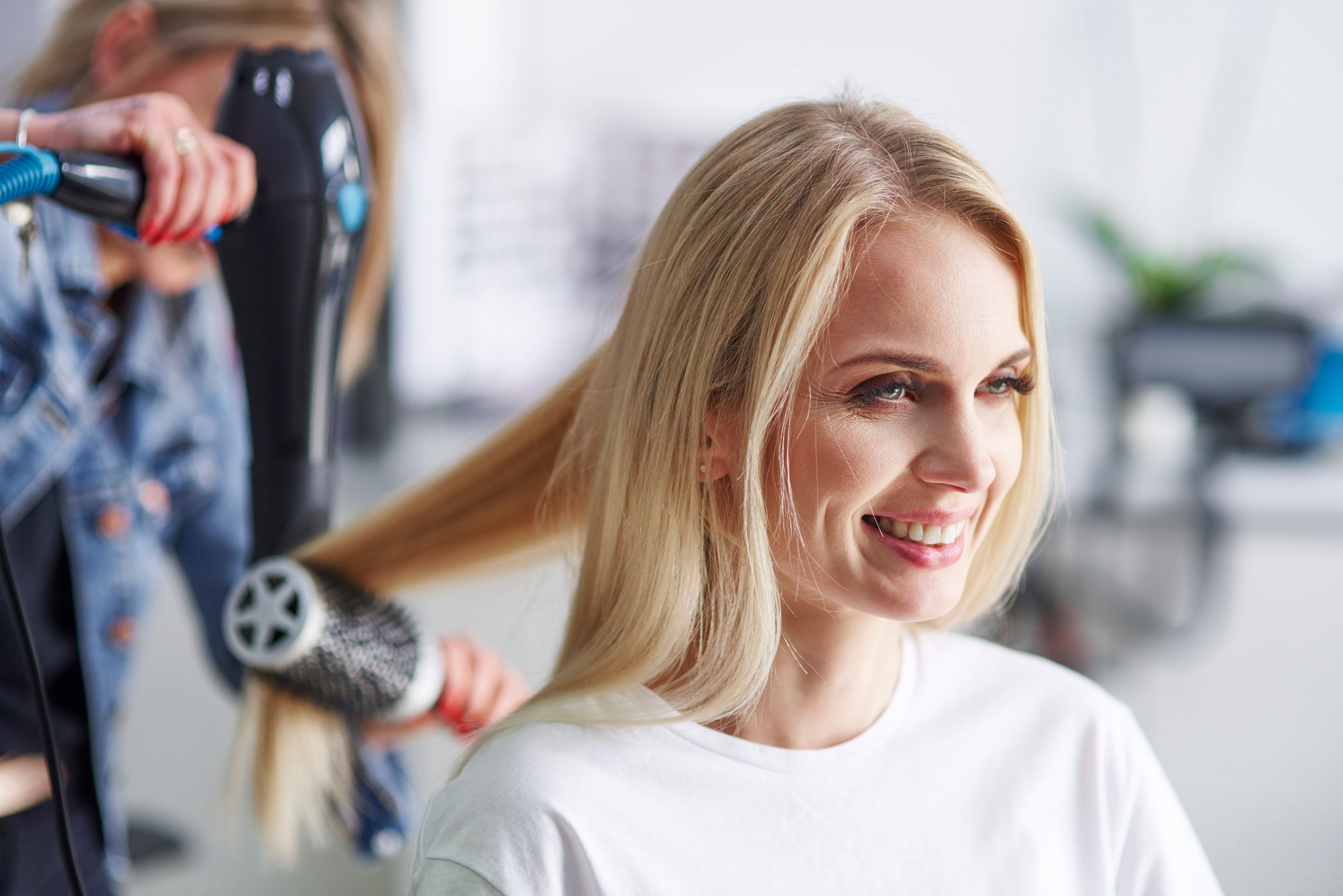 Ein Frisörbesuch oder kurz mal zum Einkaufen: Eine Beamtin eines Schweizer Steueramts schummelte über Jahre hinweg bei der Arbeitszeiterfassung. (Symbolbild)
