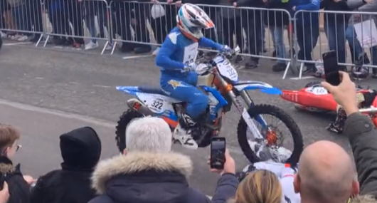 Tom Maurizi überrollt seinen Gegner