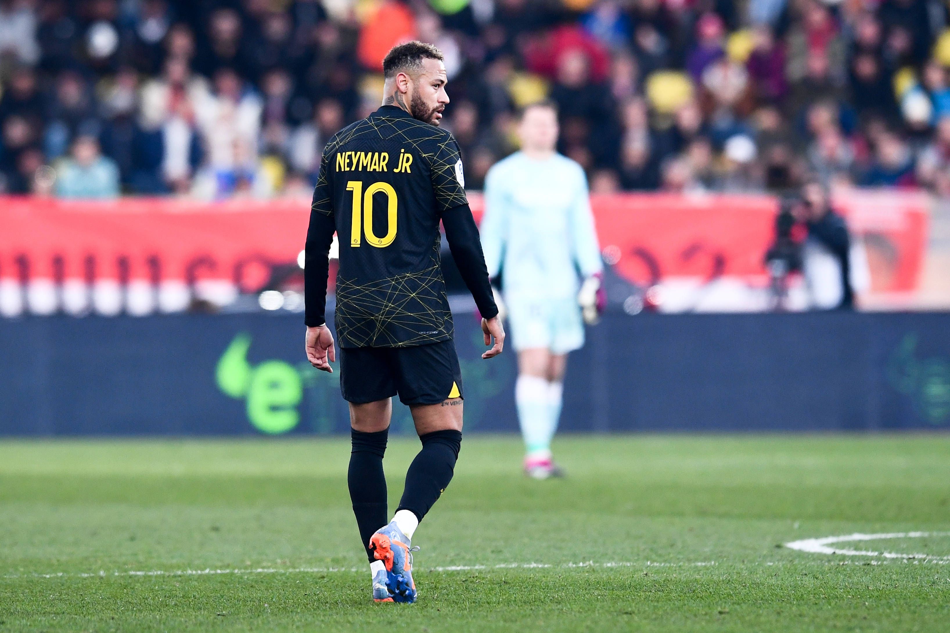 Paris St.-Germain (hier Superstar Neymar) hat bei Verfolger Monaco eine 1:3-Pleite kassiert. 