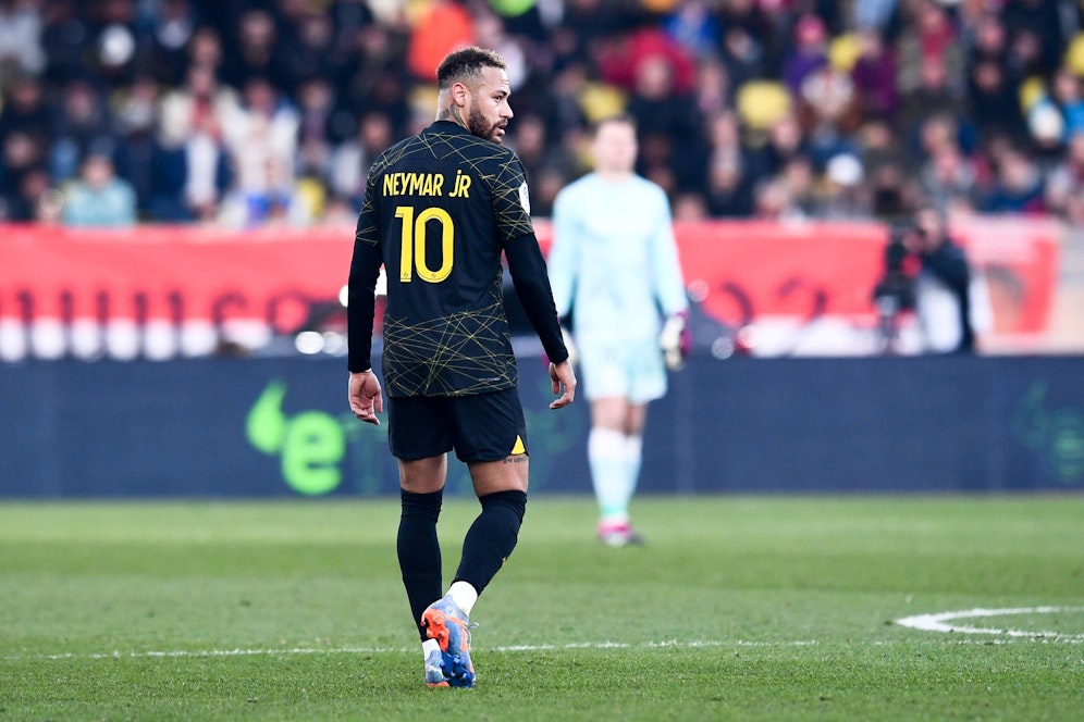 Paris St.-Germain (hier Superstar Neymar) hat bei Verfolger Monaco eine 1:3-Pleite kassiert. 
