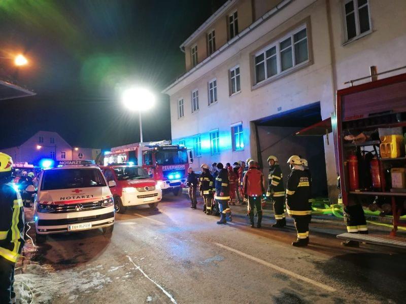 Die Retter konnten den Bewohner des Hauses leider nur noch tot bergen.