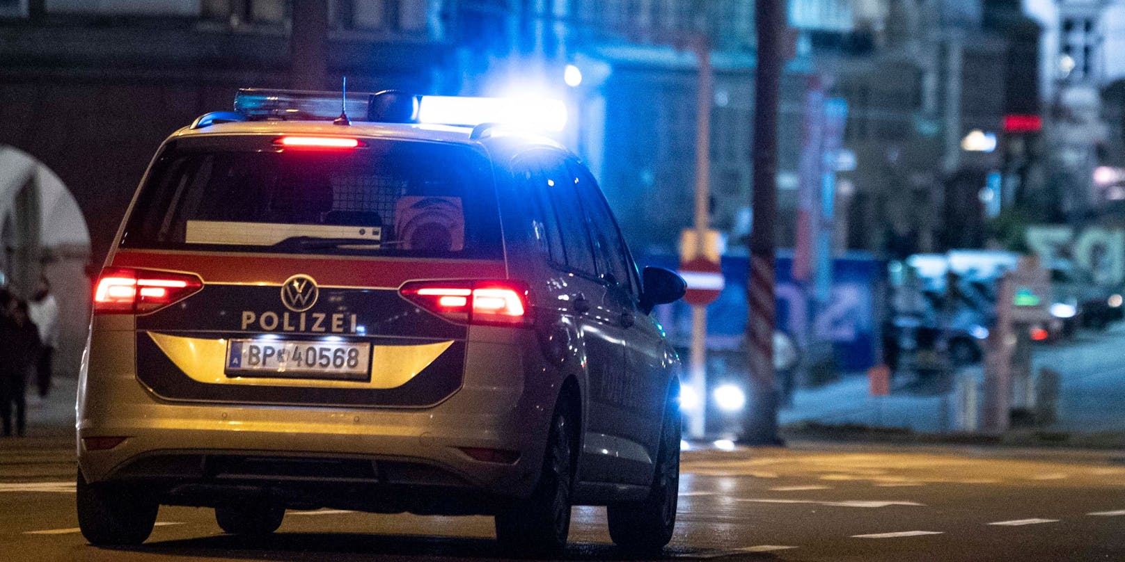 Ein 15-jähriger Alkolenker lieferte sich in Oberösterreich eine Verfolgungsjagd mit der Polizei. 