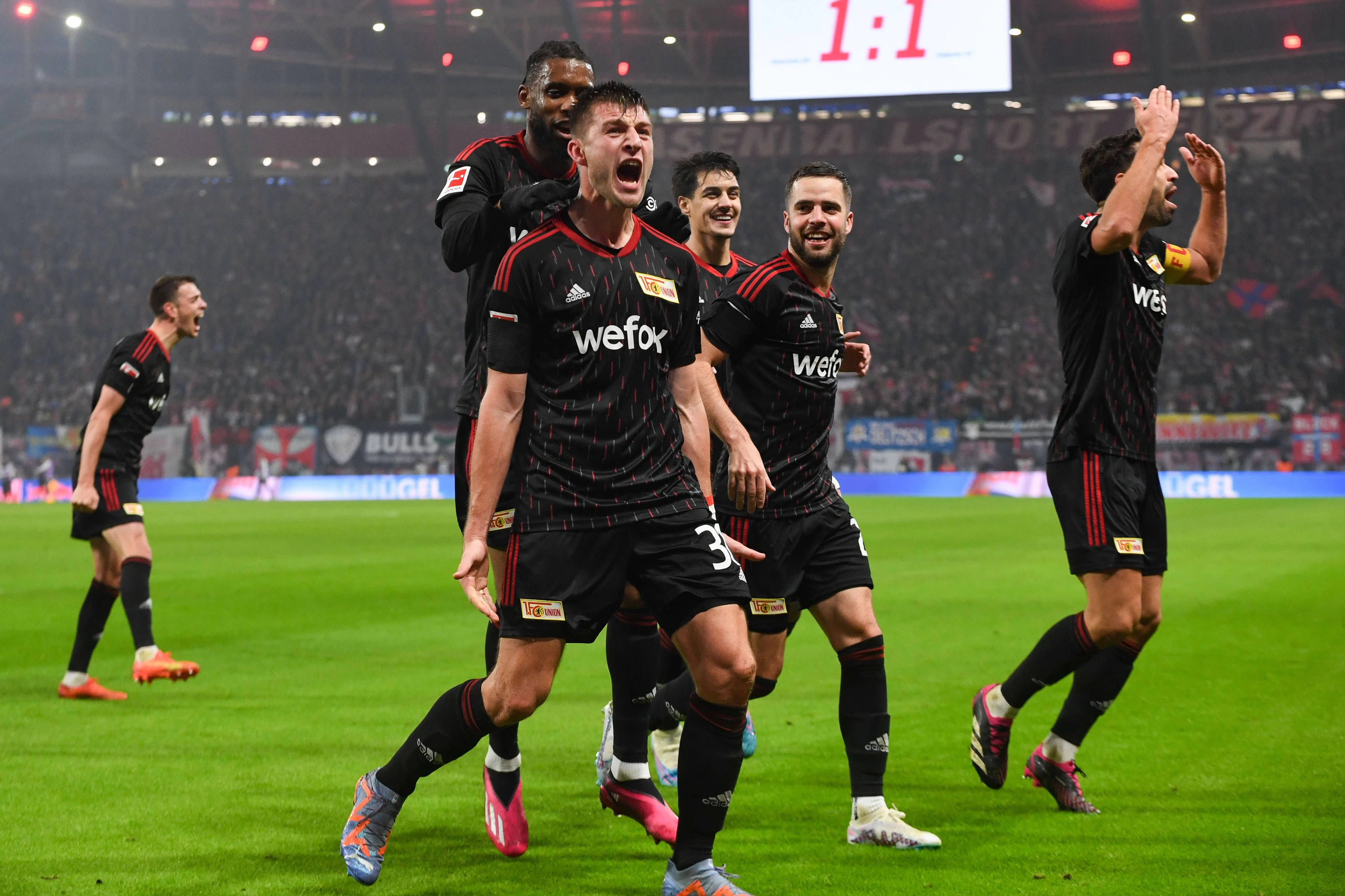 Union Berlin bleibt der Bayern-Jäger. 