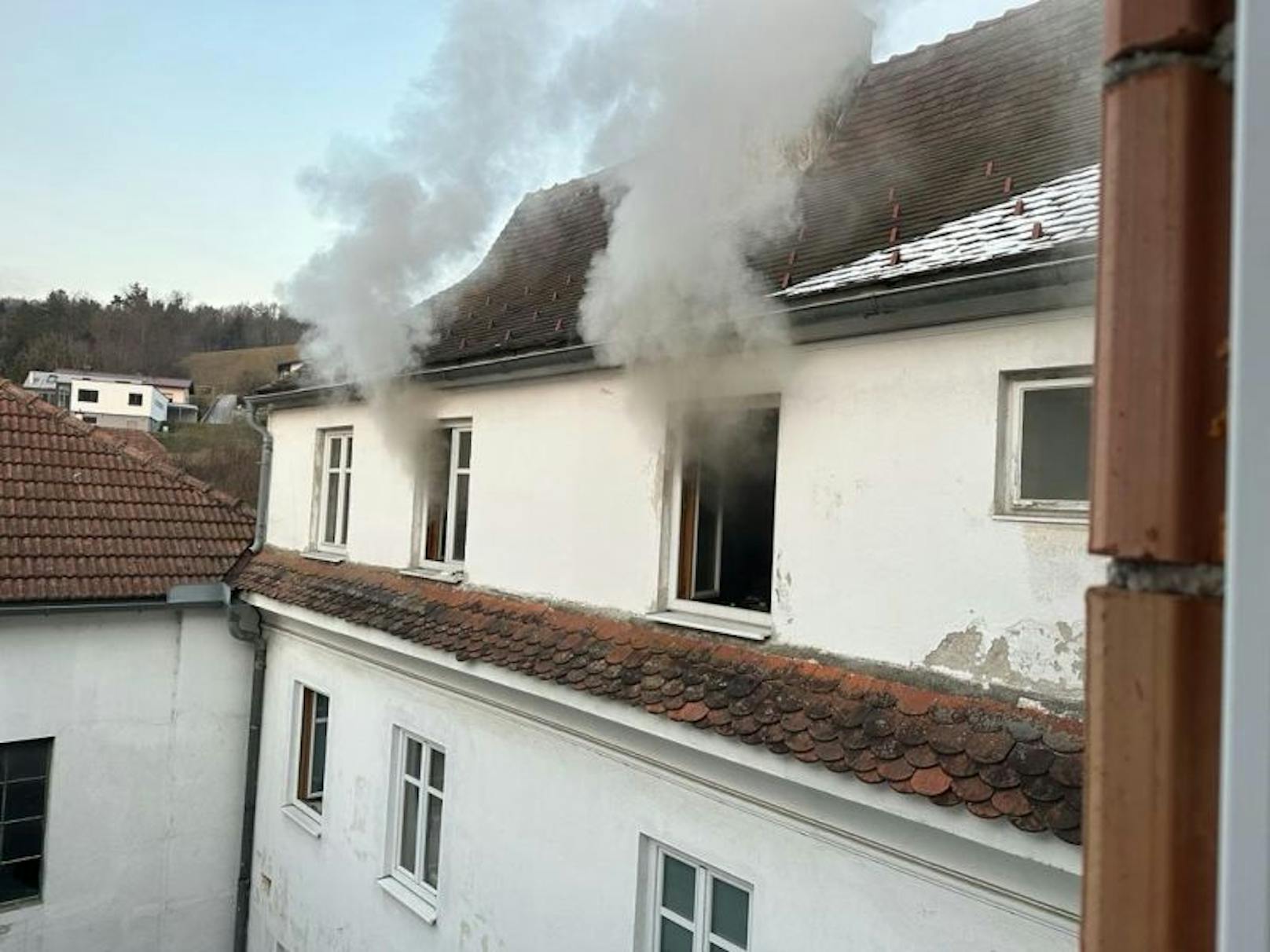 Durch den Brand in der Zwischendecke kam es zu einer starken Rauchentwicklung.