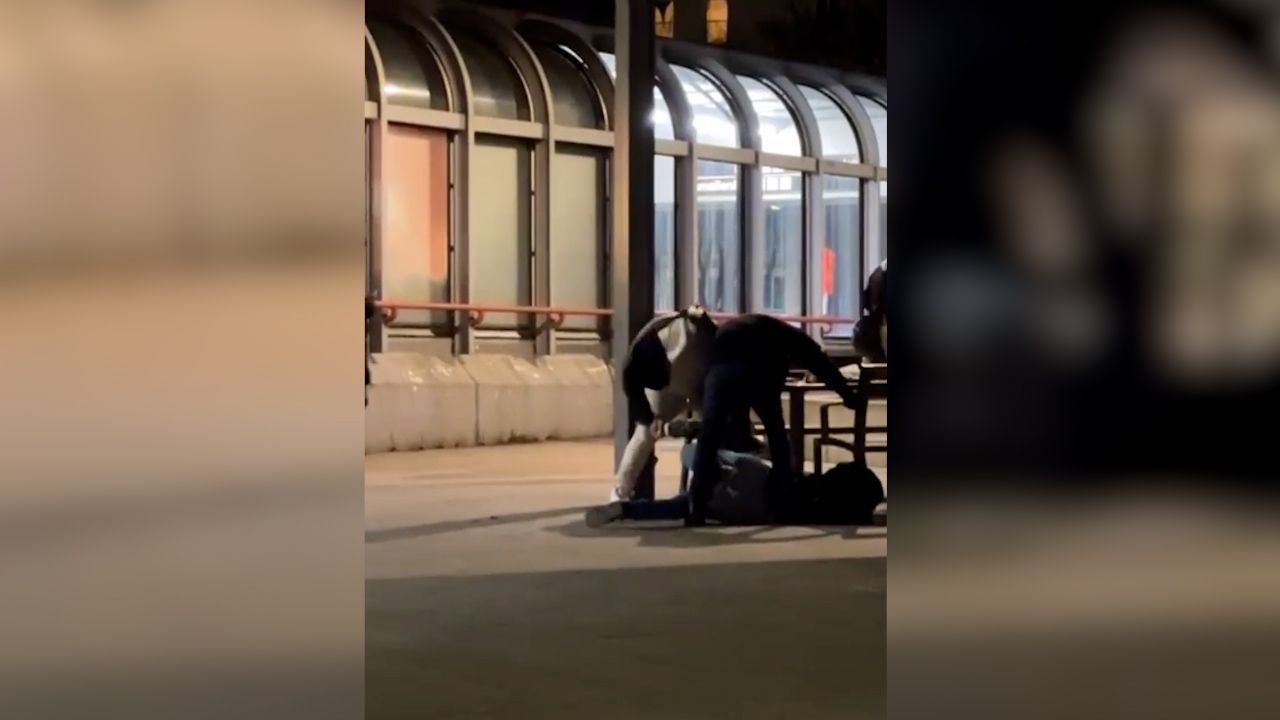 Eine Auseinandersetzung in einem Favoritner Lokal eskalierte, daraufhin kam es zu einer Schlägerei. 