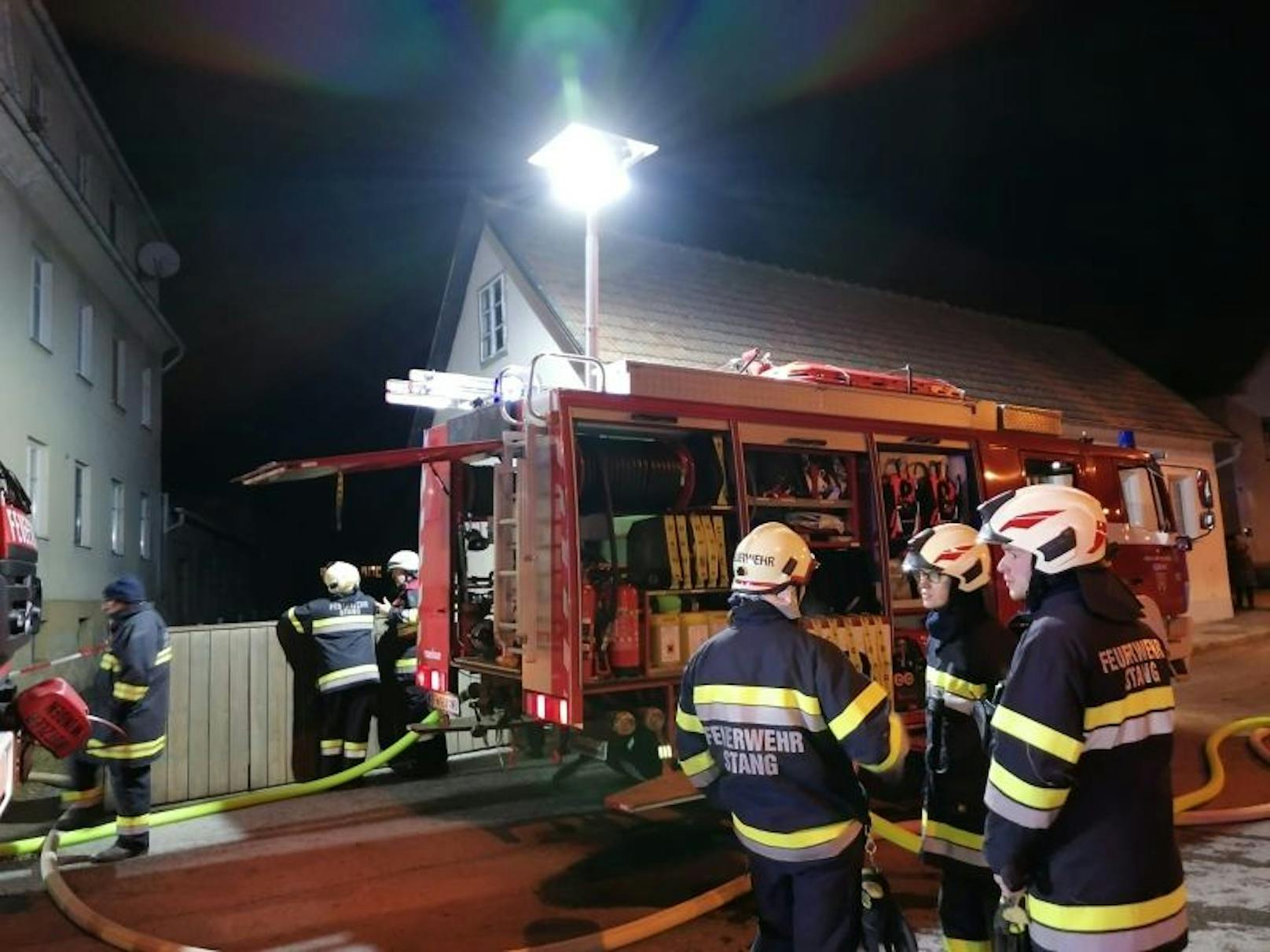 Die Retter konnten den Bewohner des Hauses leider nur noch tot bergen.