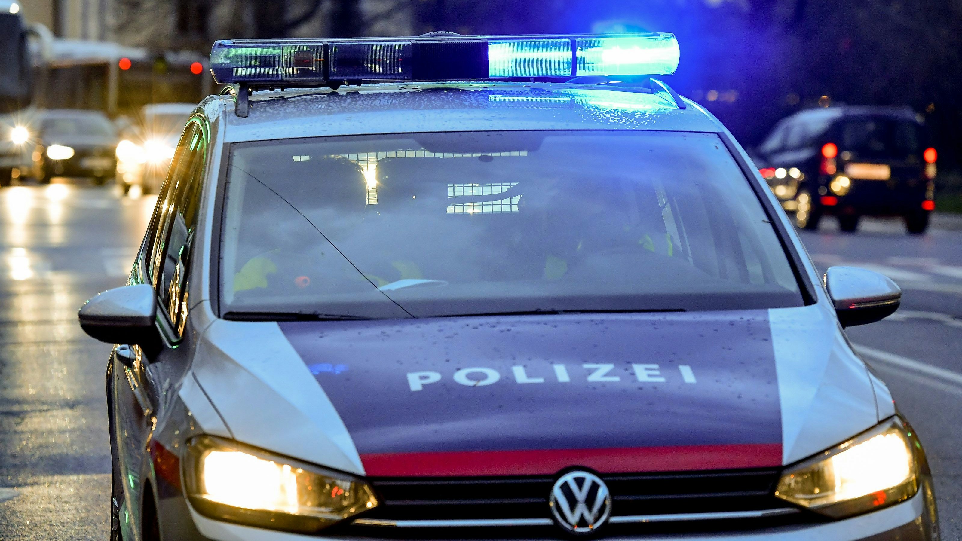 Die Polizei fahndet nach einem unbekannten Täter. (Symbolbild)