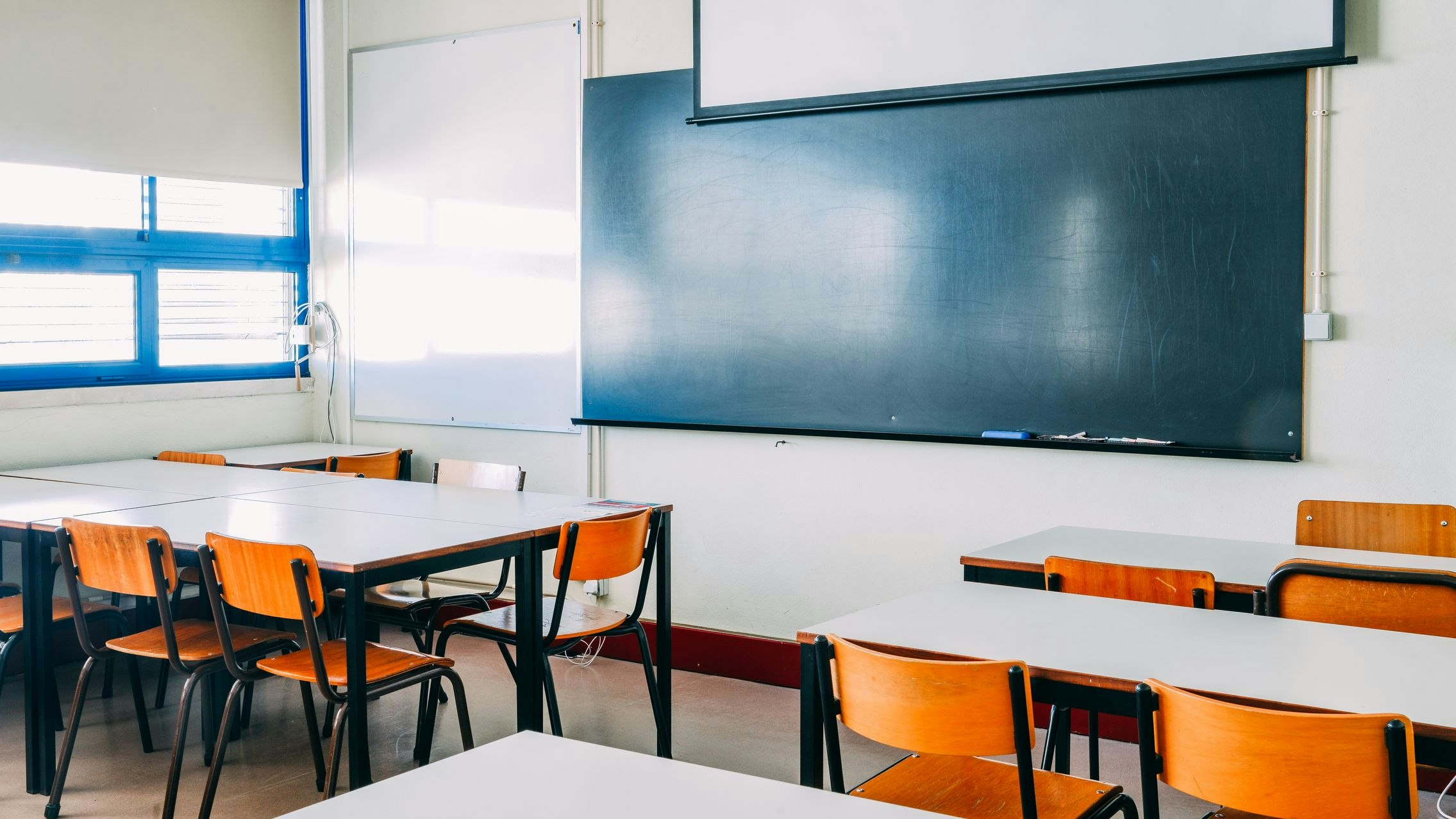 Blick in ein leeres Klassenzimmer. (Symbolbild)