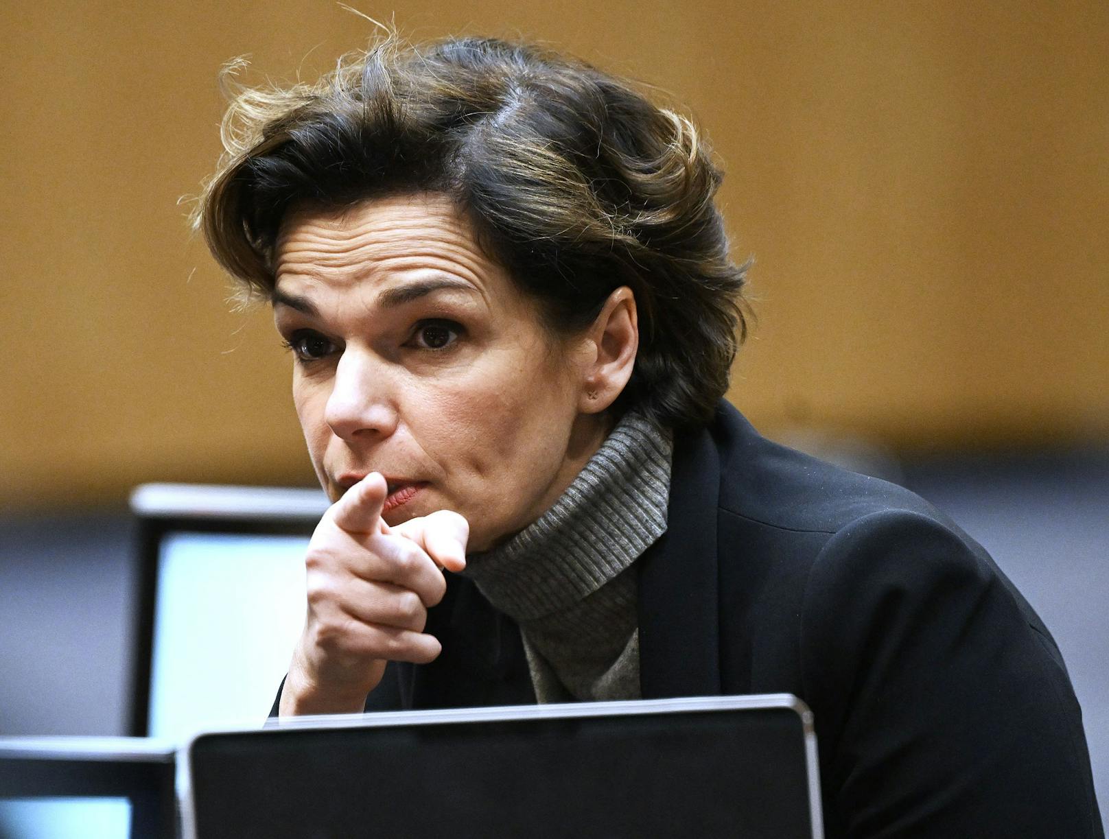 SPÖ-Chefin Pamela Rendi-Wagner während einer Debatte im Nationalrat 2023.