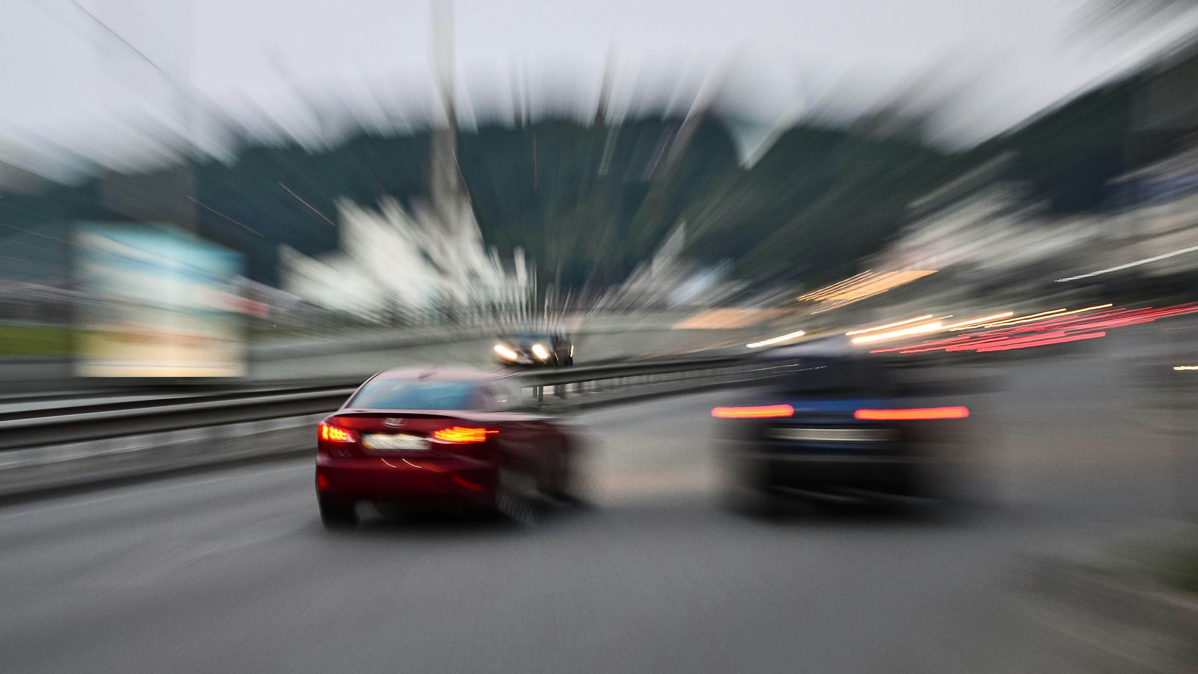 Heute.at - Anzeigen! Gleich 2 illegale Straßenrennen am selben Ort