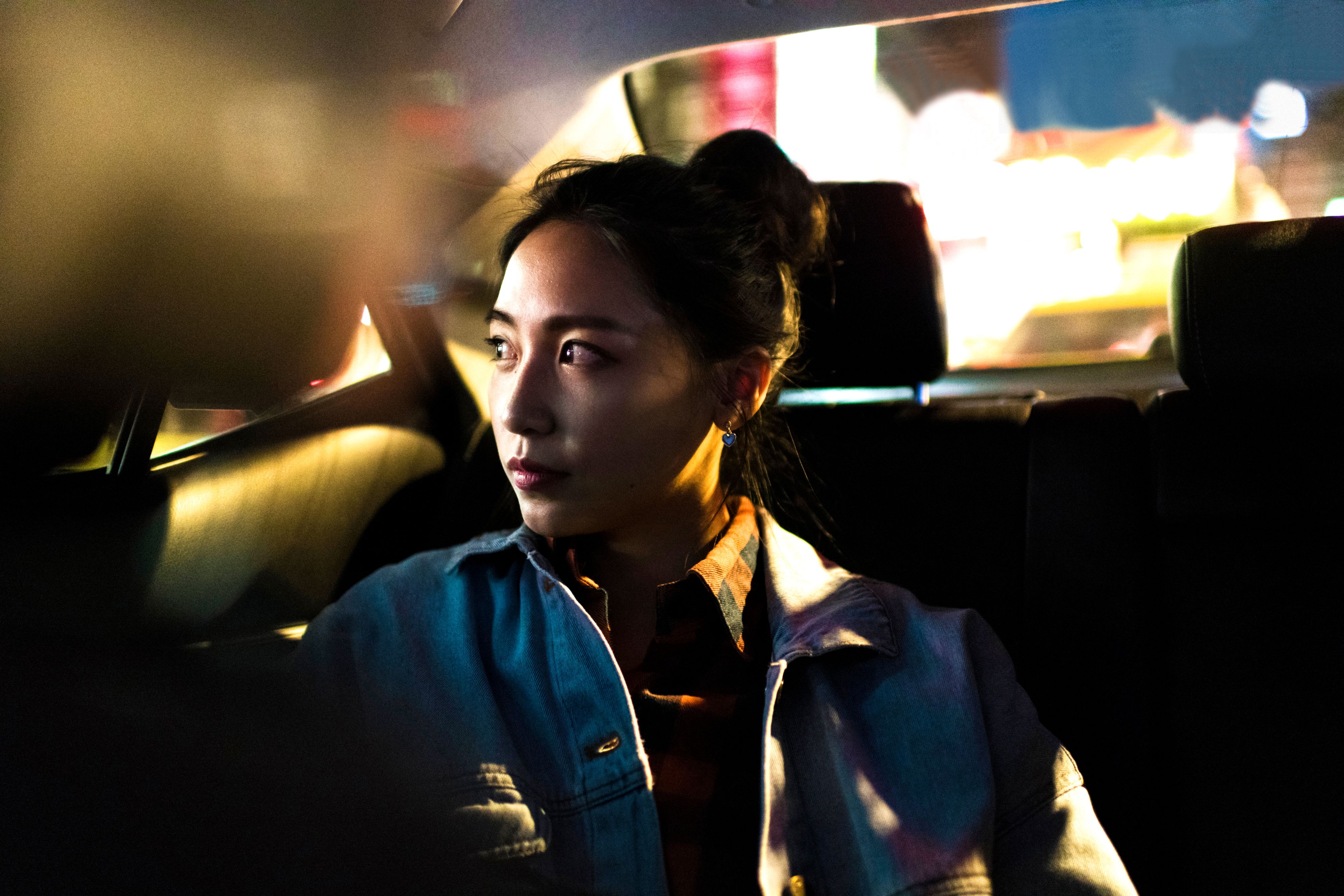 FREE NOW Valentinstags-Umfrage: Die Taxifahrt als Anlass für den ersten Kuss.