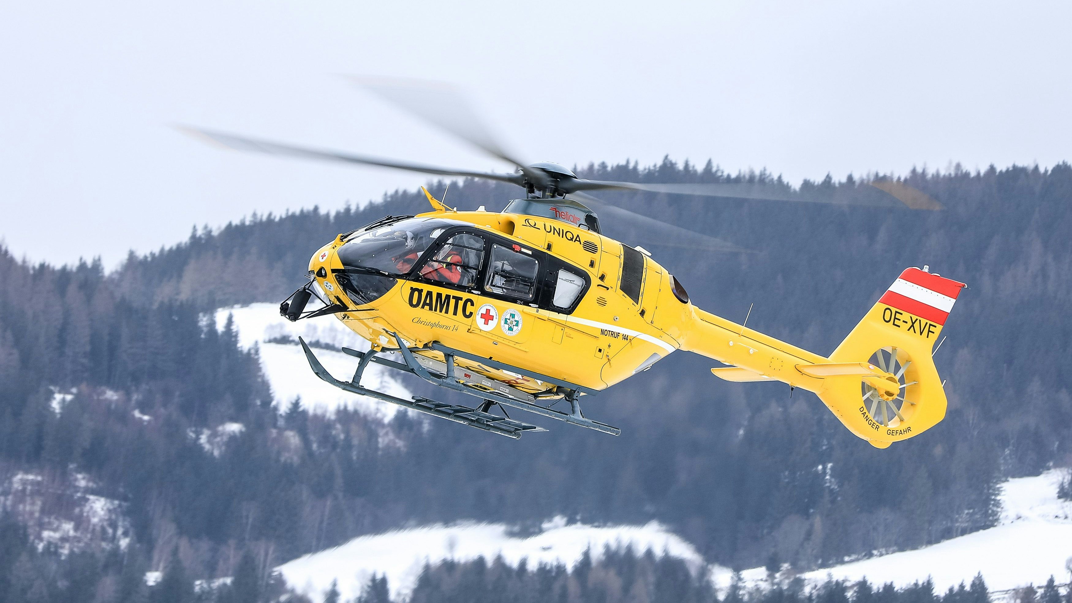 Ein "Christophorus"-Notarzthelikopter des ÖAMTC stand im Einsatz. Archivbild.