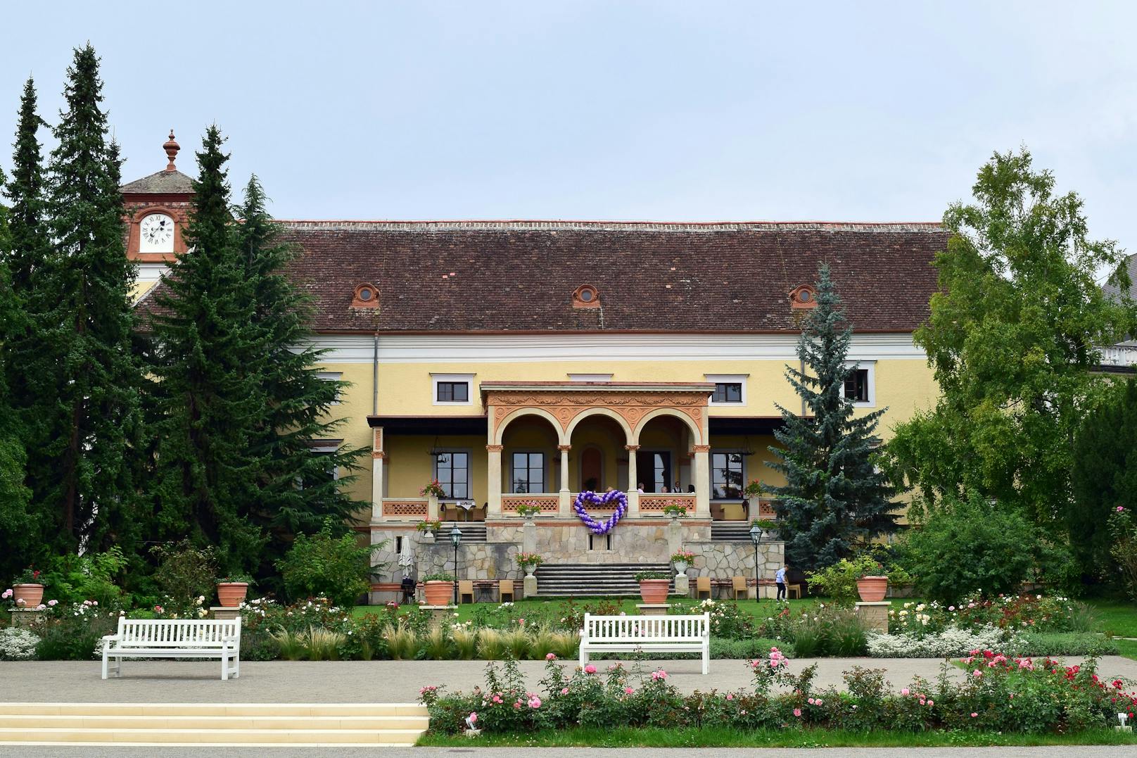 Hotel Schloss Weikersdorf: Die schöne Anlage in Baden
