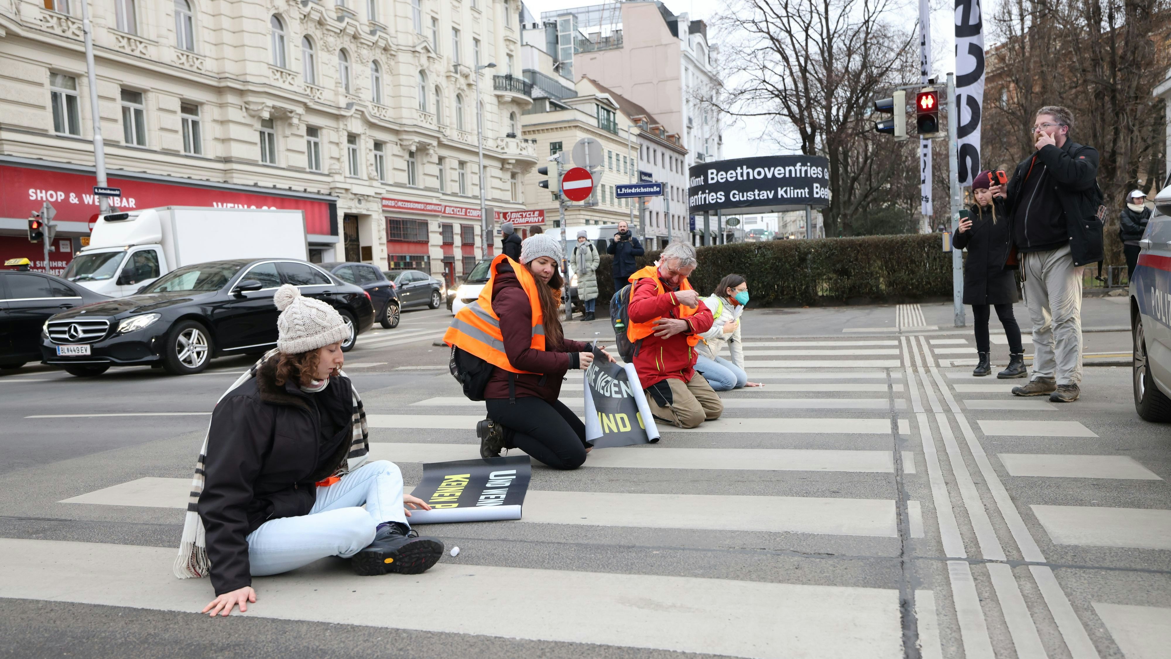 Klima-Kleber starten am Montag mit ihren Protesten beim Getreidemarkt.
