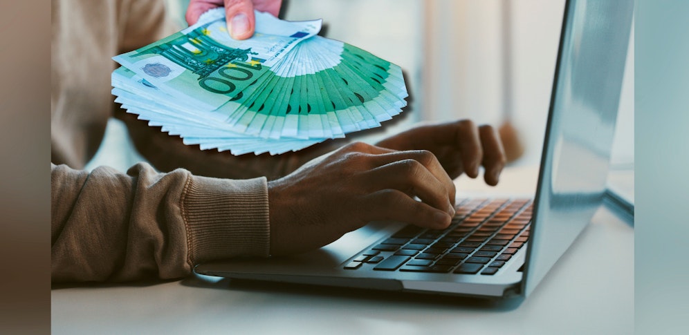 Ein 29-Jähriger Mann wurde im Internet von einer Frau massiv abgezockt. (Symbolbild)