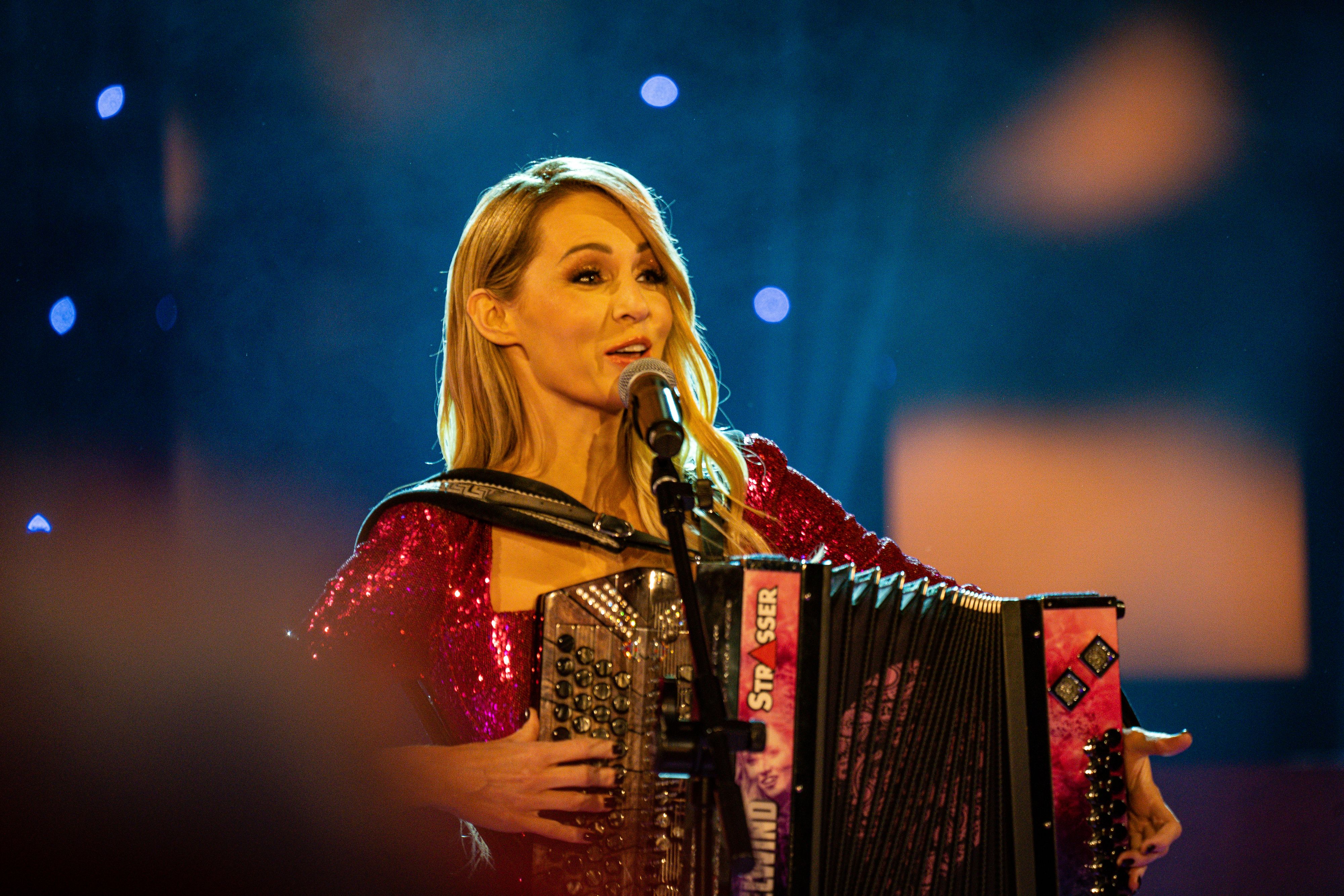 Das tut richtig weh! Kurz nach einem Konzert wurde <strong>Melissa Naschenweng</strong> und Band bestohlen.