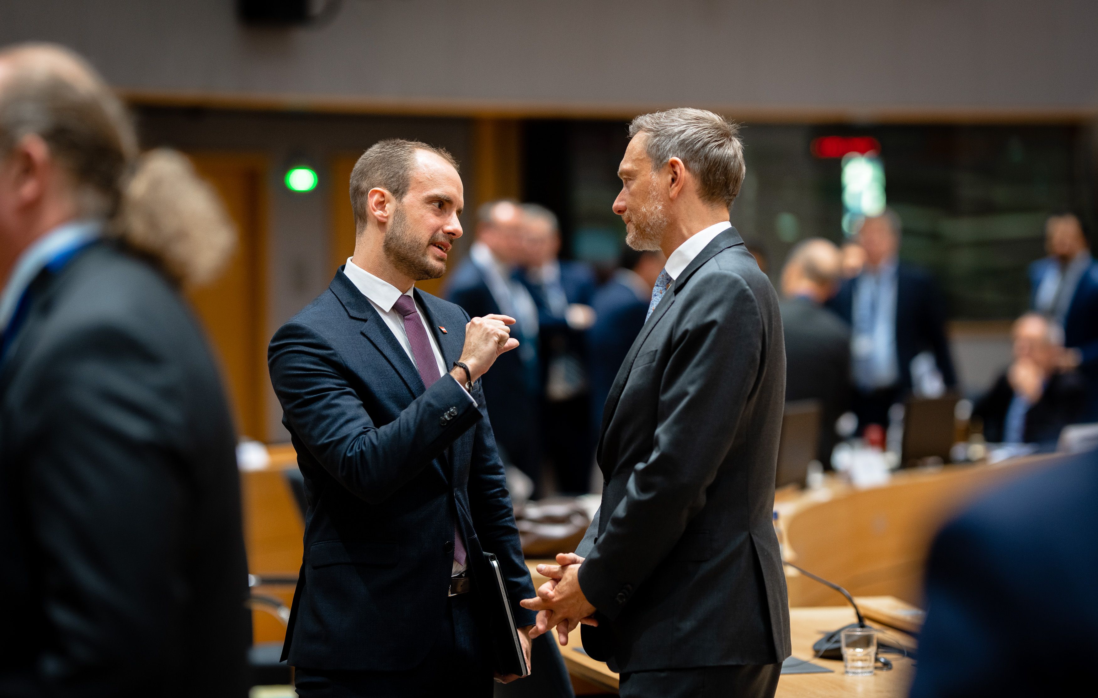Staatssekretär Florian Tursky im Austausch mit dem deutschen Finanzminister Christian Lindner. 