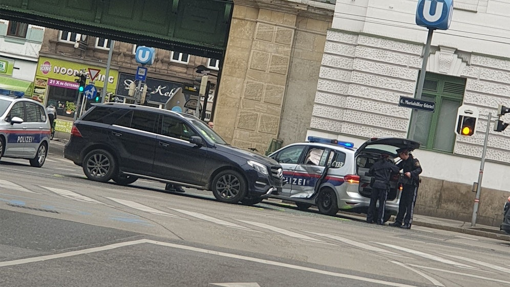 Während einer Einsatzfahrt kam es zu dem Gürtel-Crash. 
