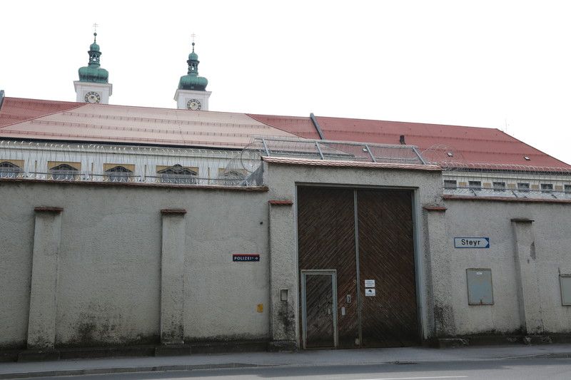 Der mutmaßliche Bezieher und Weiterverkäufer der Drogen landete in der Justizanstalt Garsten (Bez. Steyr-Land).