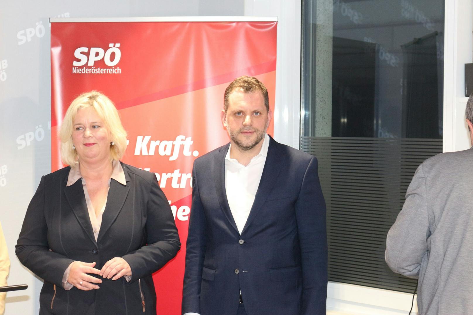 SPNÖ-Frauensprecherin Elvira Schmidt mit dem neuen SPNÖ-Landesgeschäftsführer Wolfgang Zwander