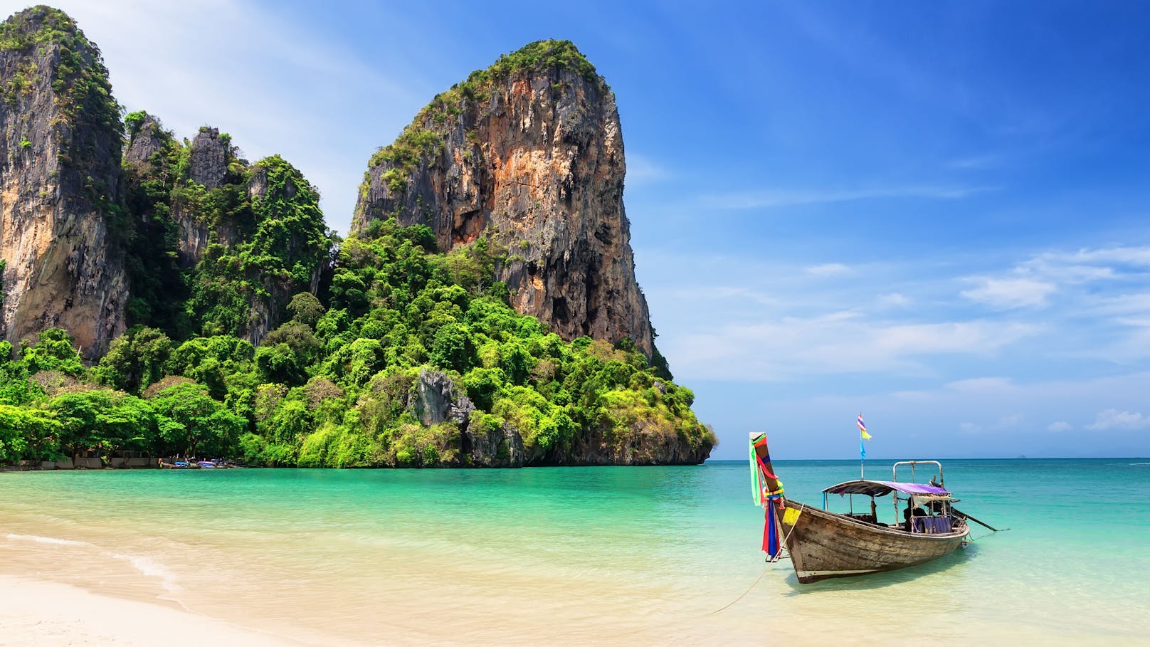 Ab Juni müssen Reisende aus dem Ausland bei der Einreise nach Thailand eine Gebühr zahlen.
