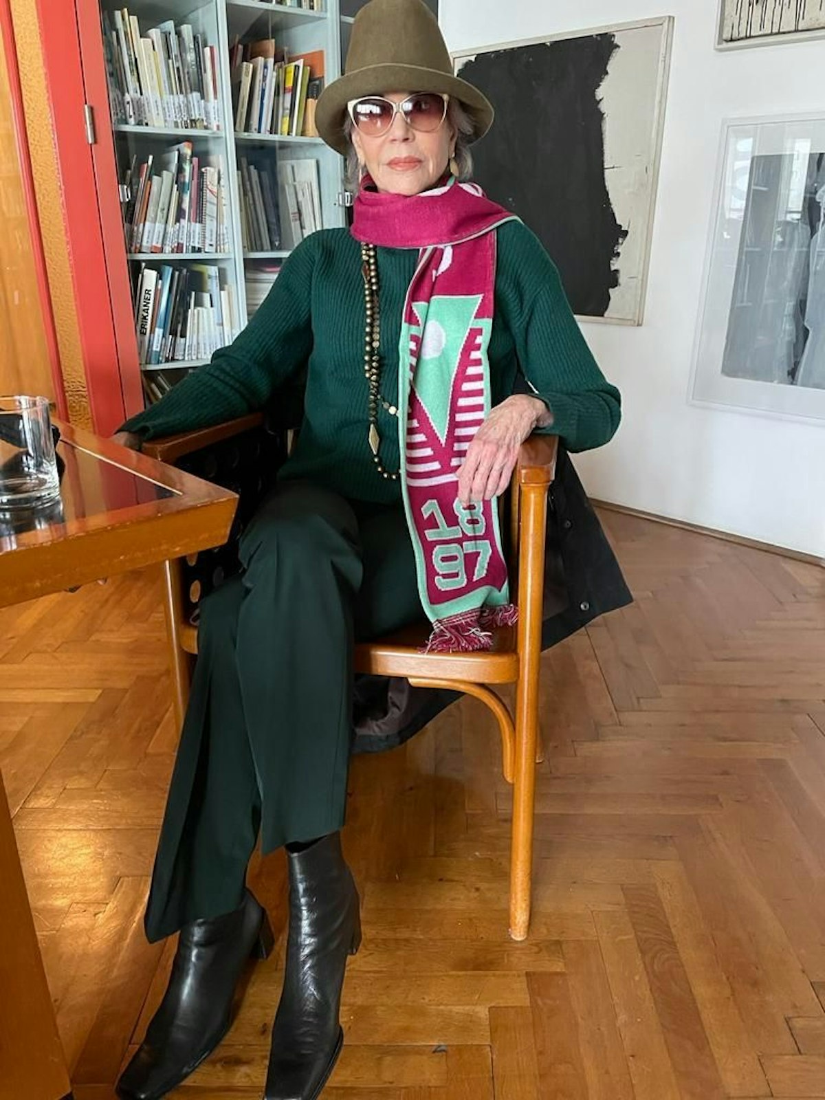 Jane Fonda erkundet Wien: An Tag zwei ging es in die Secession.