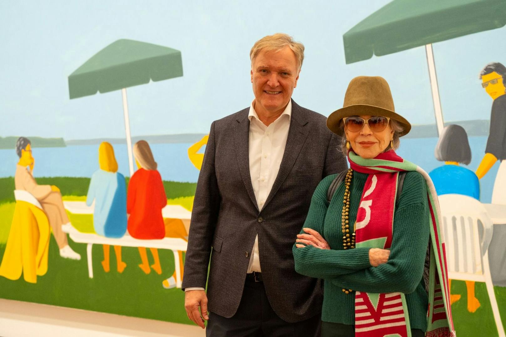 Jane Fonda war auch in der "Albertina". Hier vor einem Gemälde von Alex Katz mit Museums-Direktor Klaus Albrecht Schröder.