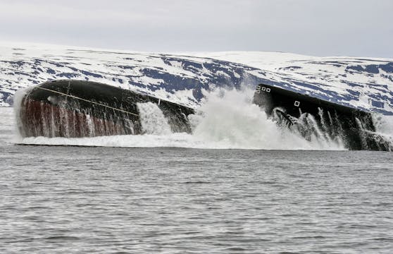 Das russische Raketen-Atom-U-Boot "K-18 Karelia" während einer Übung in der Barentsee. Archivbild 2018. 