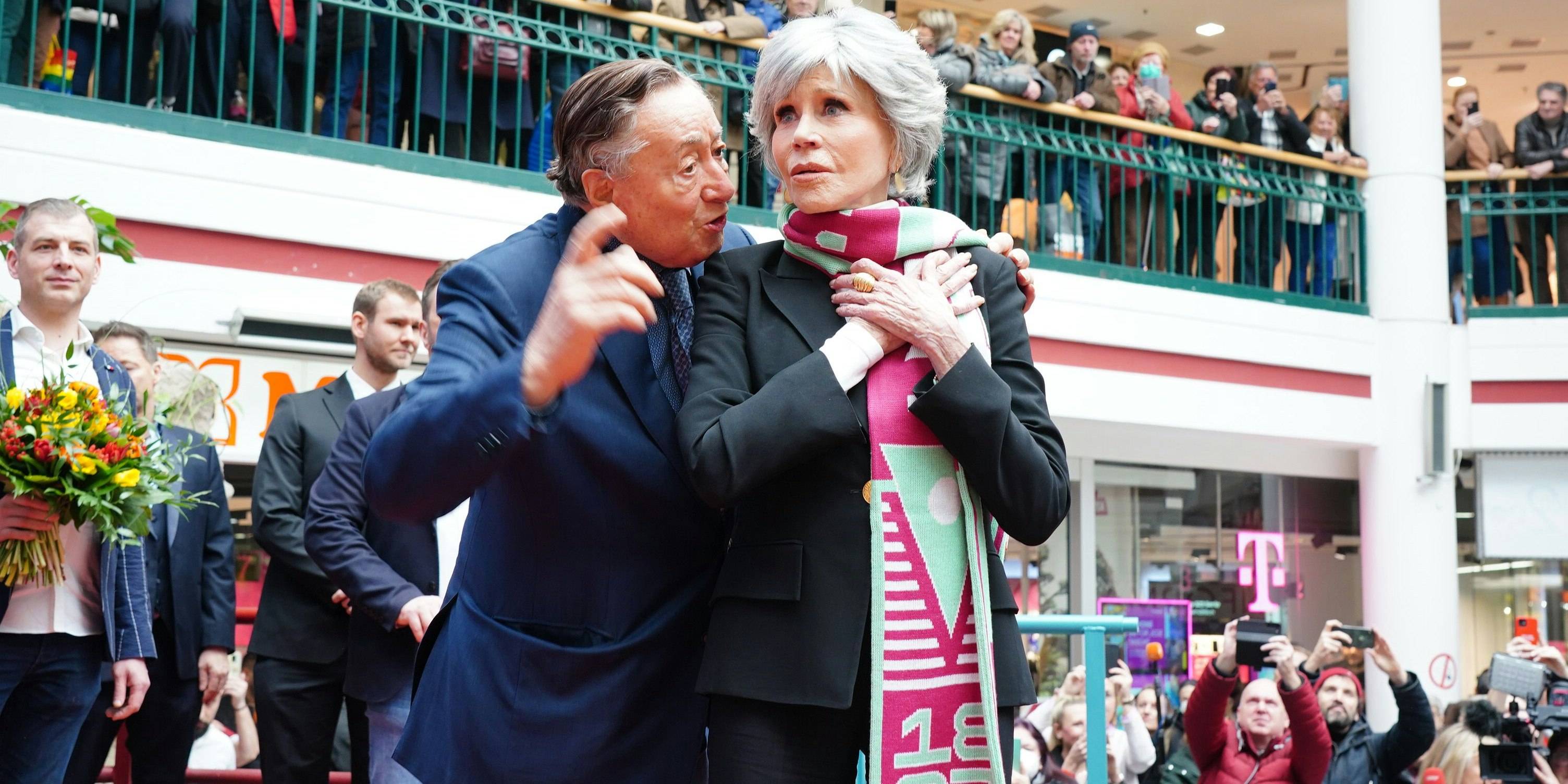 Steckt Jane Fonda in finanziellen Schwierigkeiten?