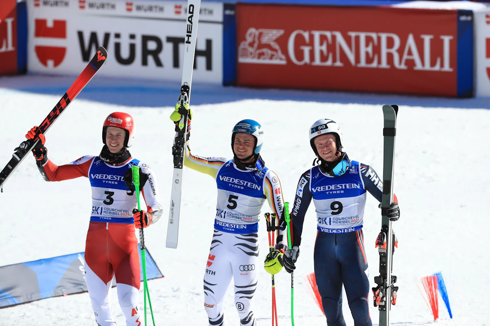 Alexander Schmid jubelte bei der WM vor ÖSV-Ass Dominik Raschner (l.) über Parallel-Gold.