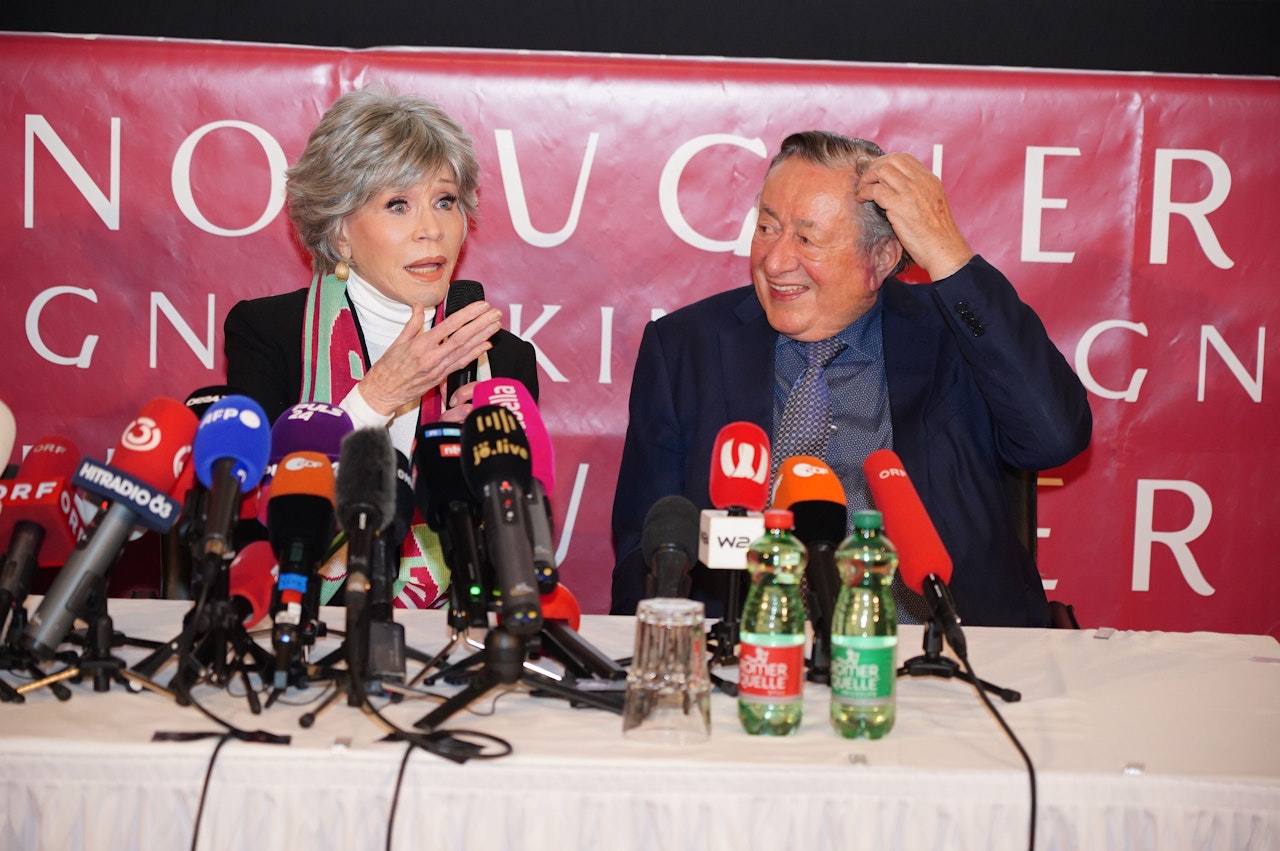 Heute.at - Alter Hund – Jane Fonda möchte Lugner verändern