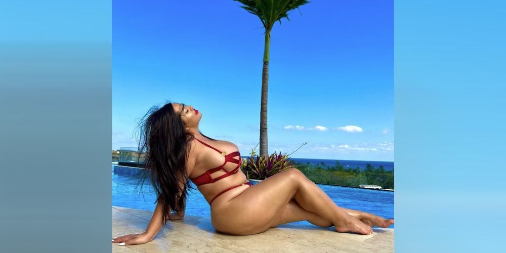 Die ATV-Schönheit zeigt sich gerne freizügig. 