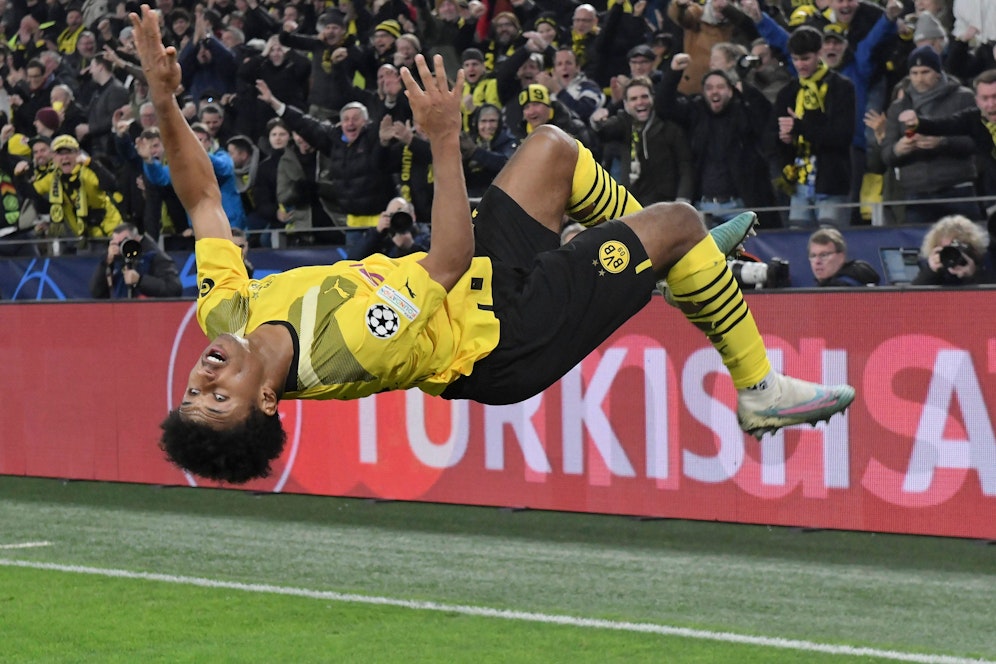 Adeyemi feiert sein Supersolo.