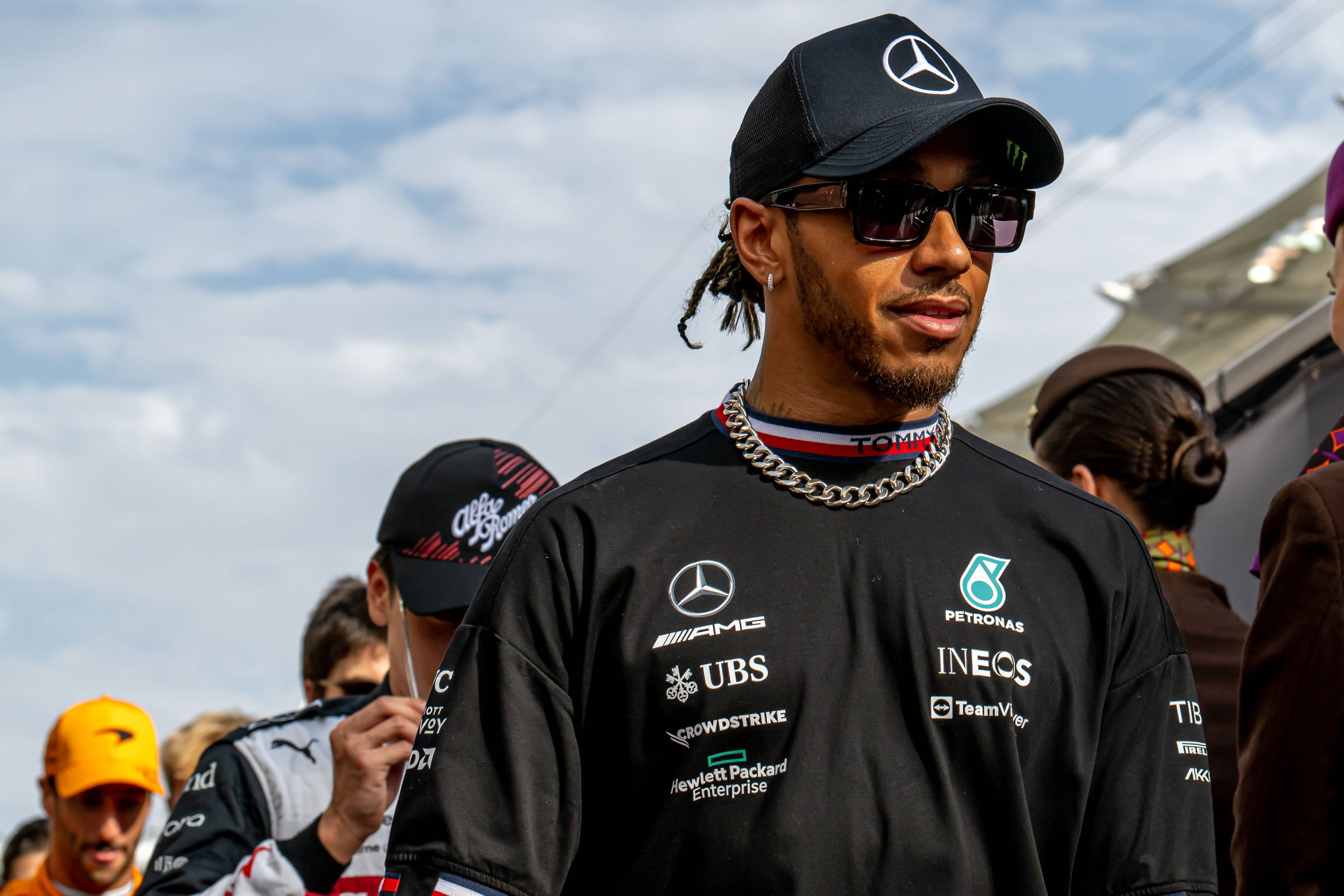 Formel-1-Star Lewis Hamilton stichelt gegen die Konkurrenz. 